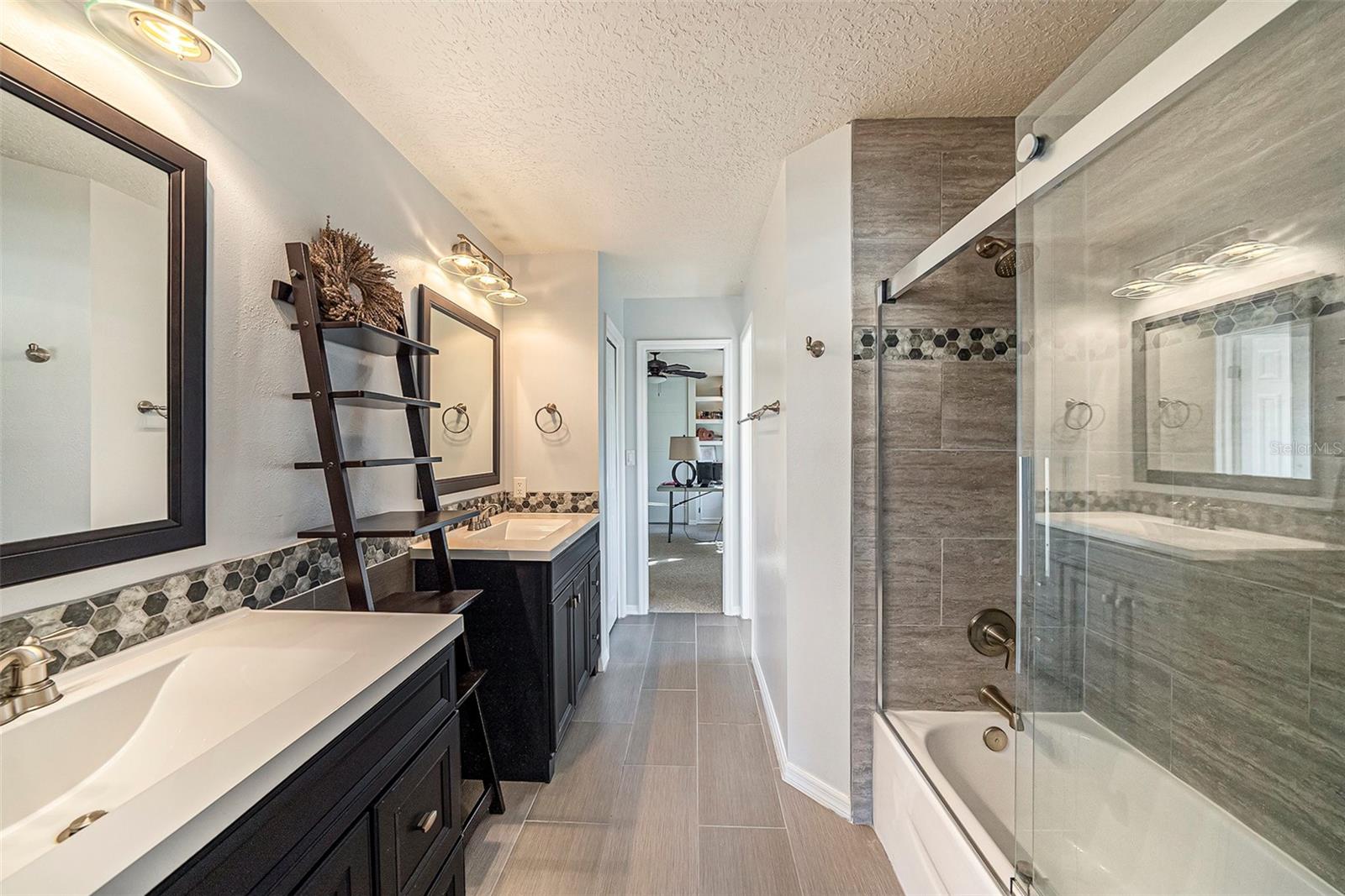 Image 22 of 44 For 15818 Fairchild Drive