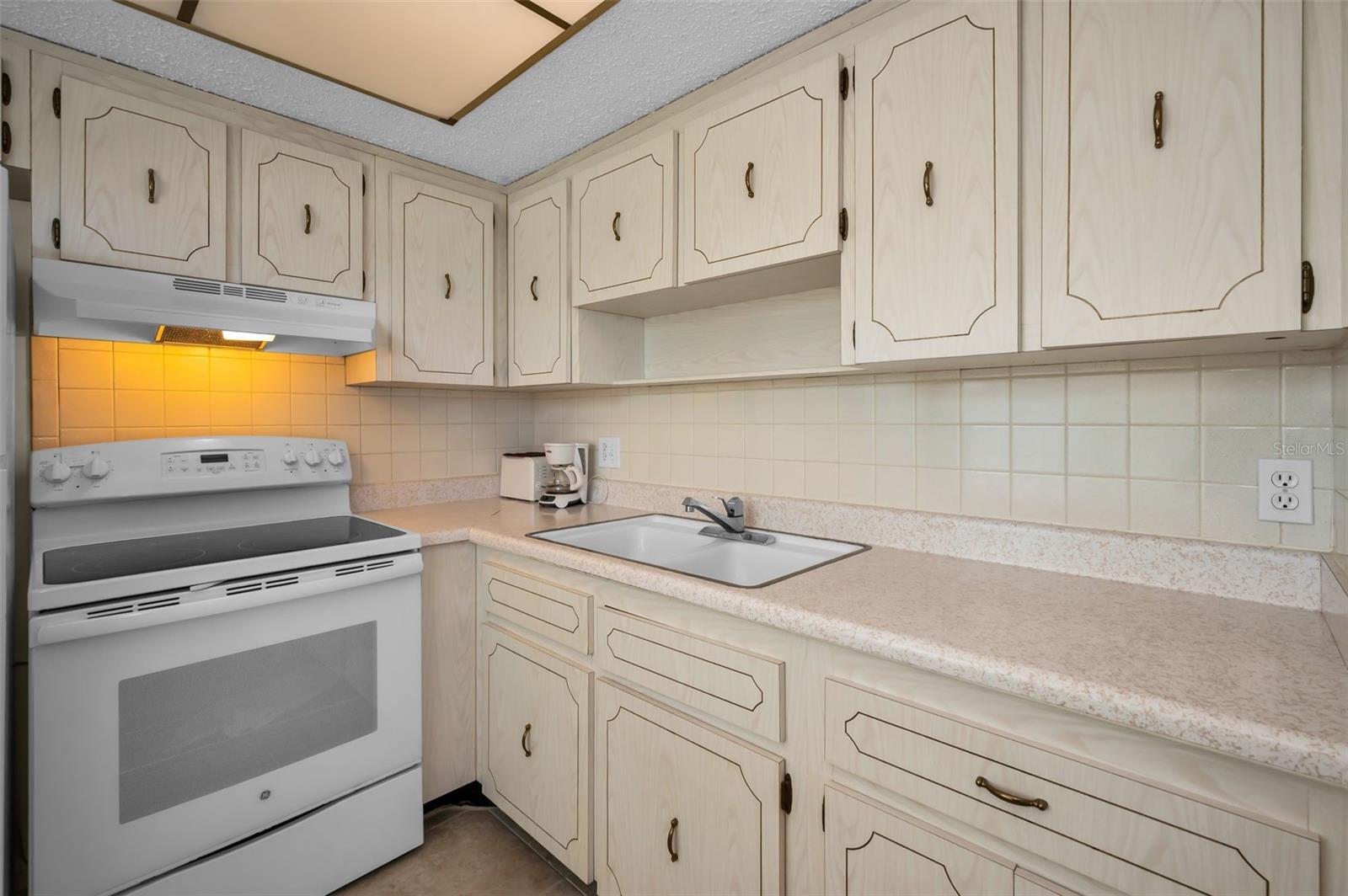 Image 7 of 56 For 960 Virginia Street 307