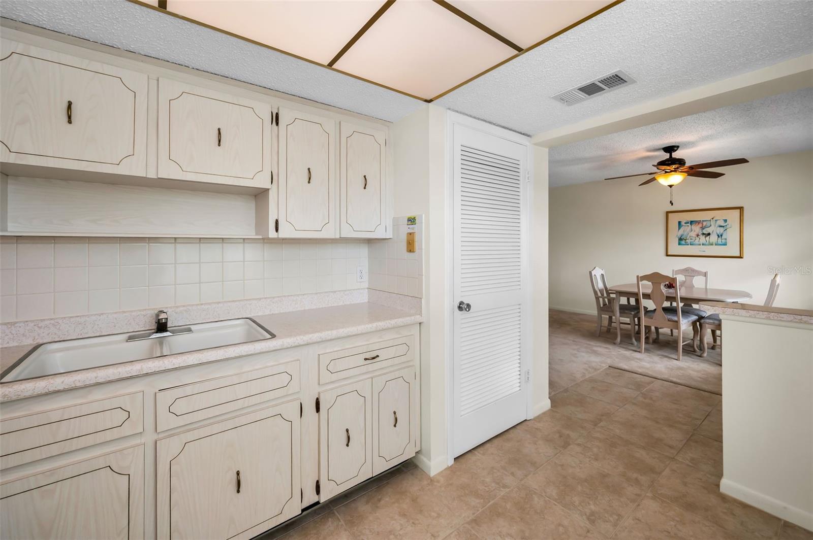 Image 9 of 56 For 960 Virginia Street 307