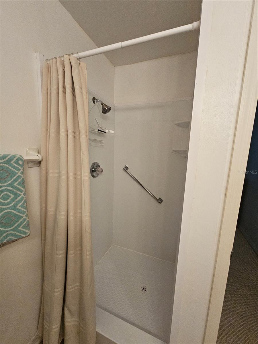 Image 19 of 31 For 304 Grayston Place