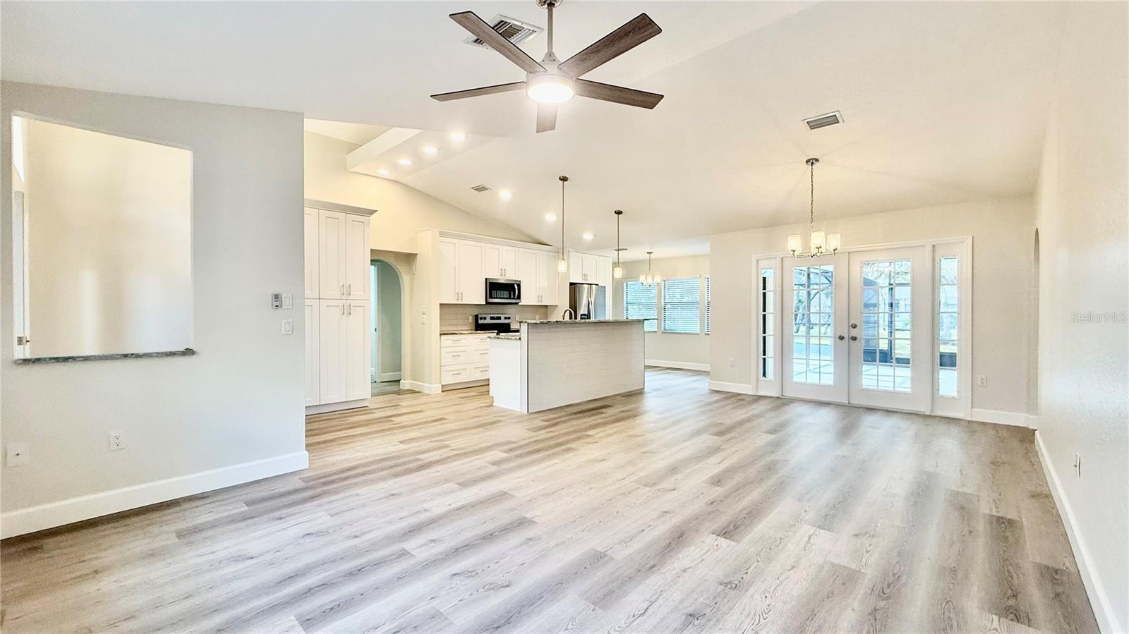 Image 10 of 40 For 18917 Parade Road