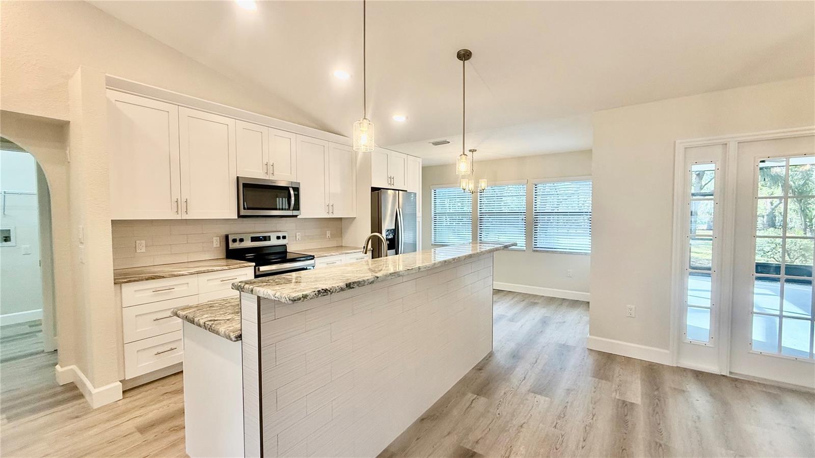 Image 14 of 40 For 18917 Parade Road