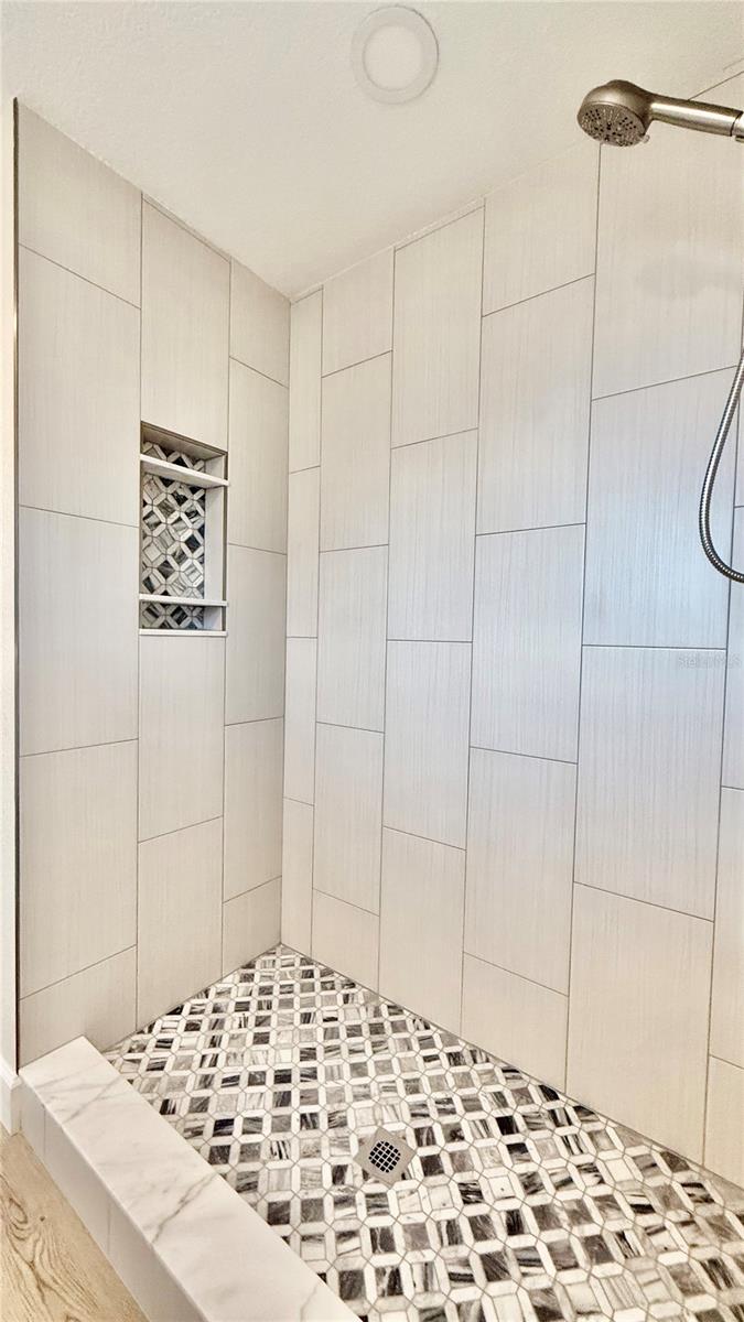 Image 24 of 40 For 18917 Parade Road