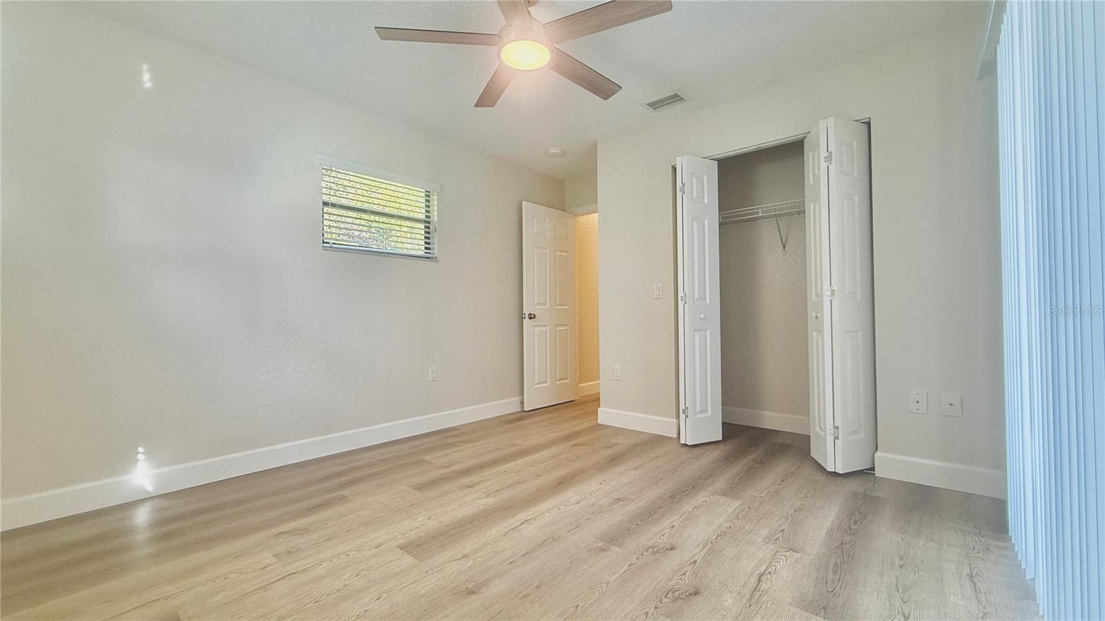 Image 26 of 40 For 18917 Parade Road