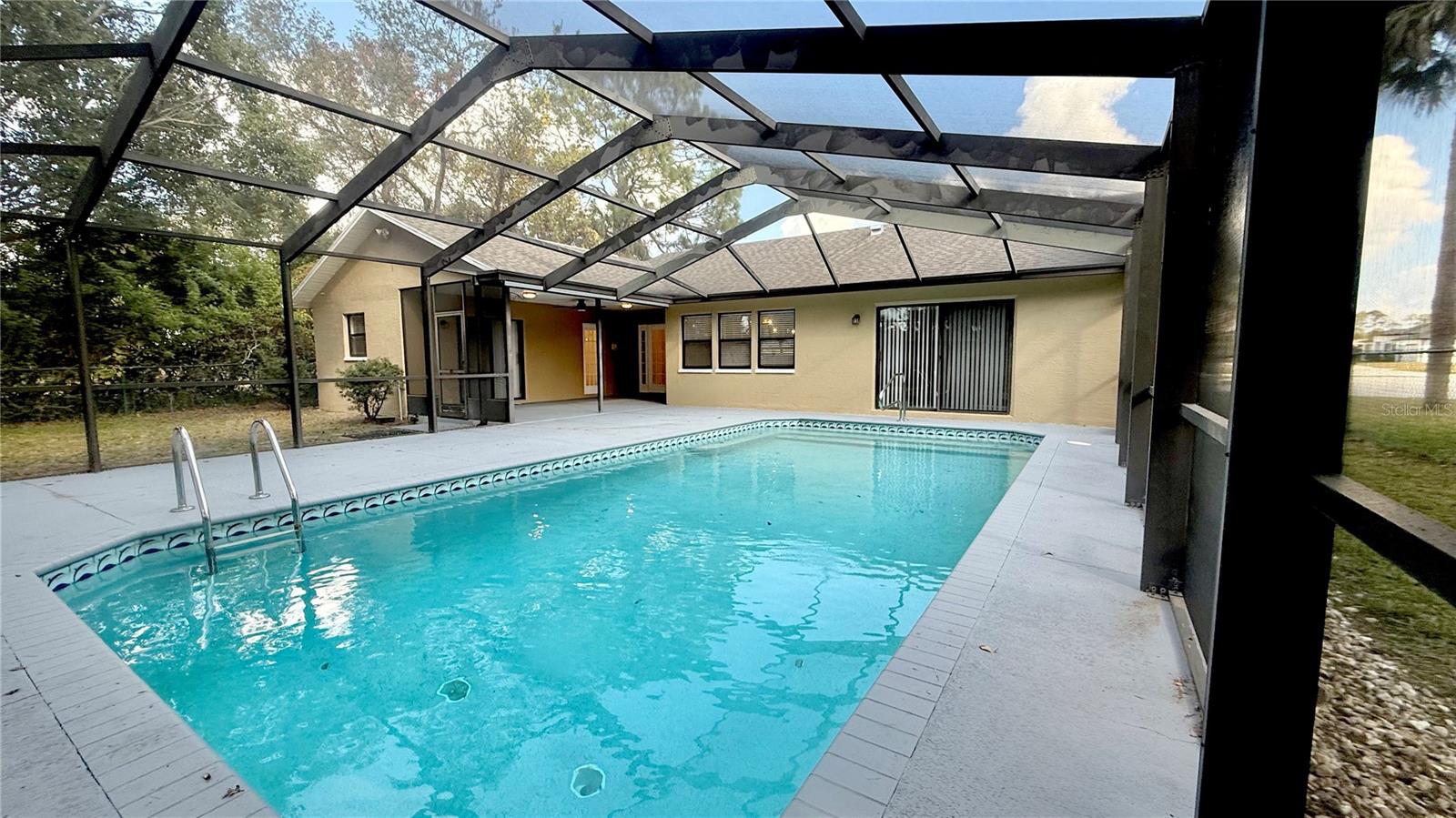 Image 35 of 40 For 18917 Parade Road