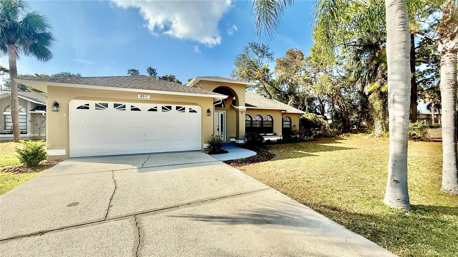 Image 5 of 40 For 18917 Parade Road