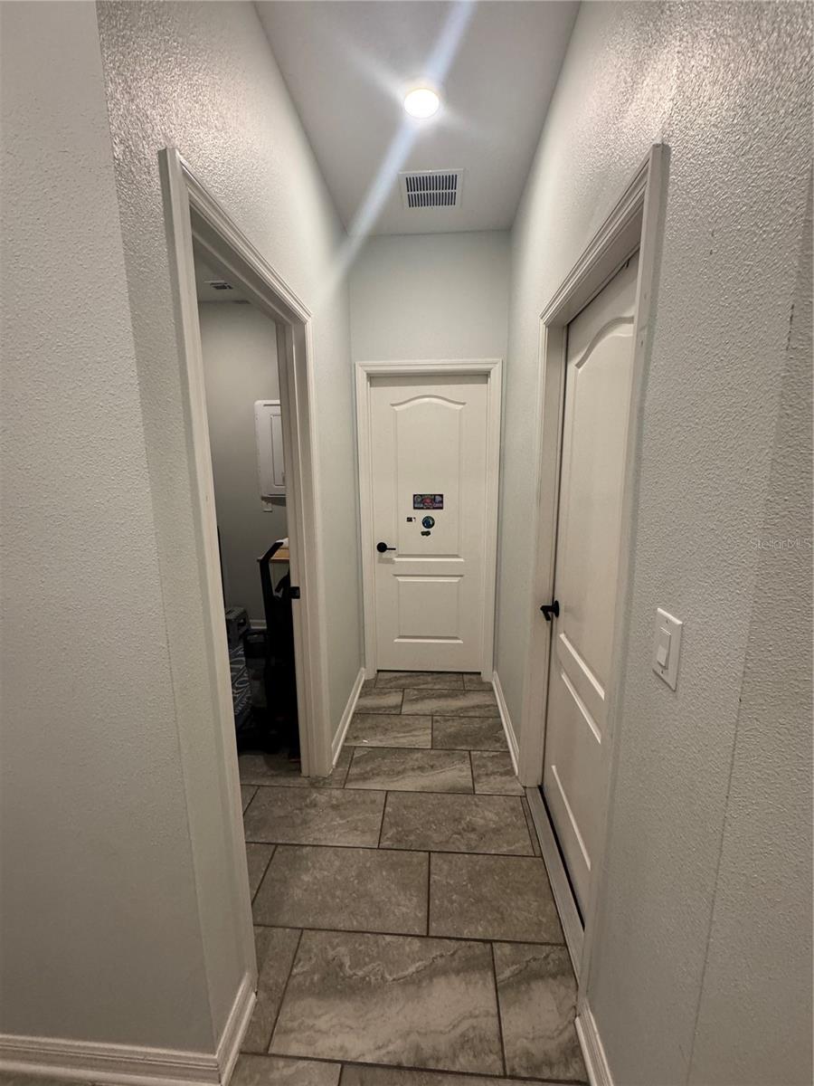 Listing photo id 12 for 12409 Brick Cobblestone Drive