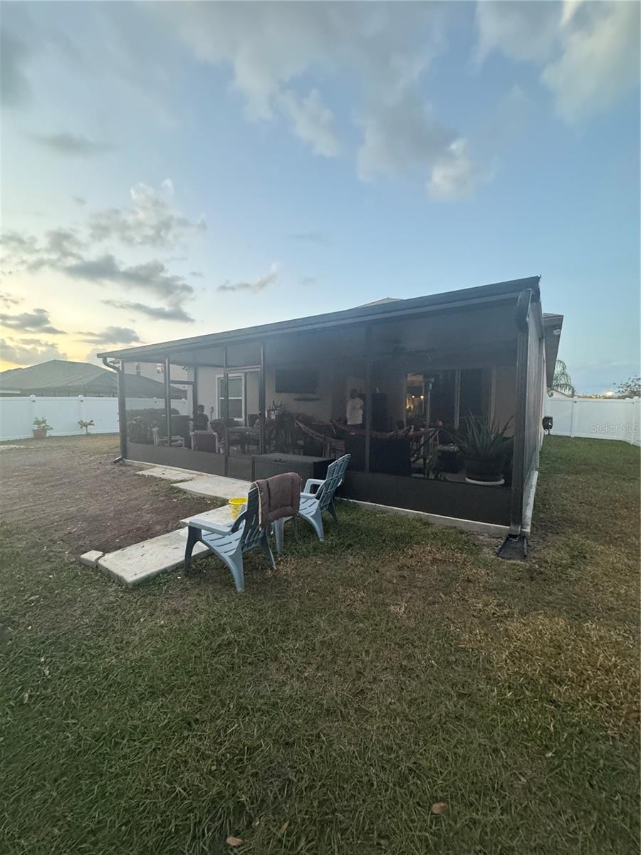 Listing photo id 5 for 12409 Brick Cobblestone Drive