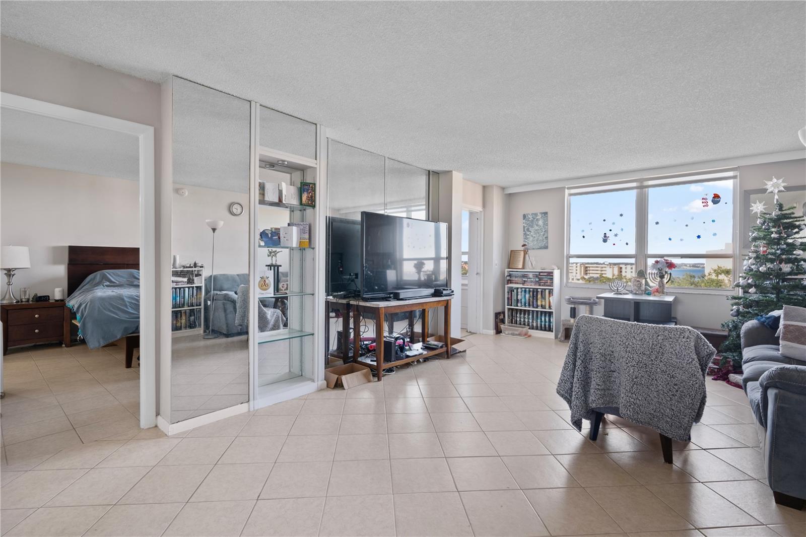 Image 5 of 13 For 2621 Cove Cay Drive 804