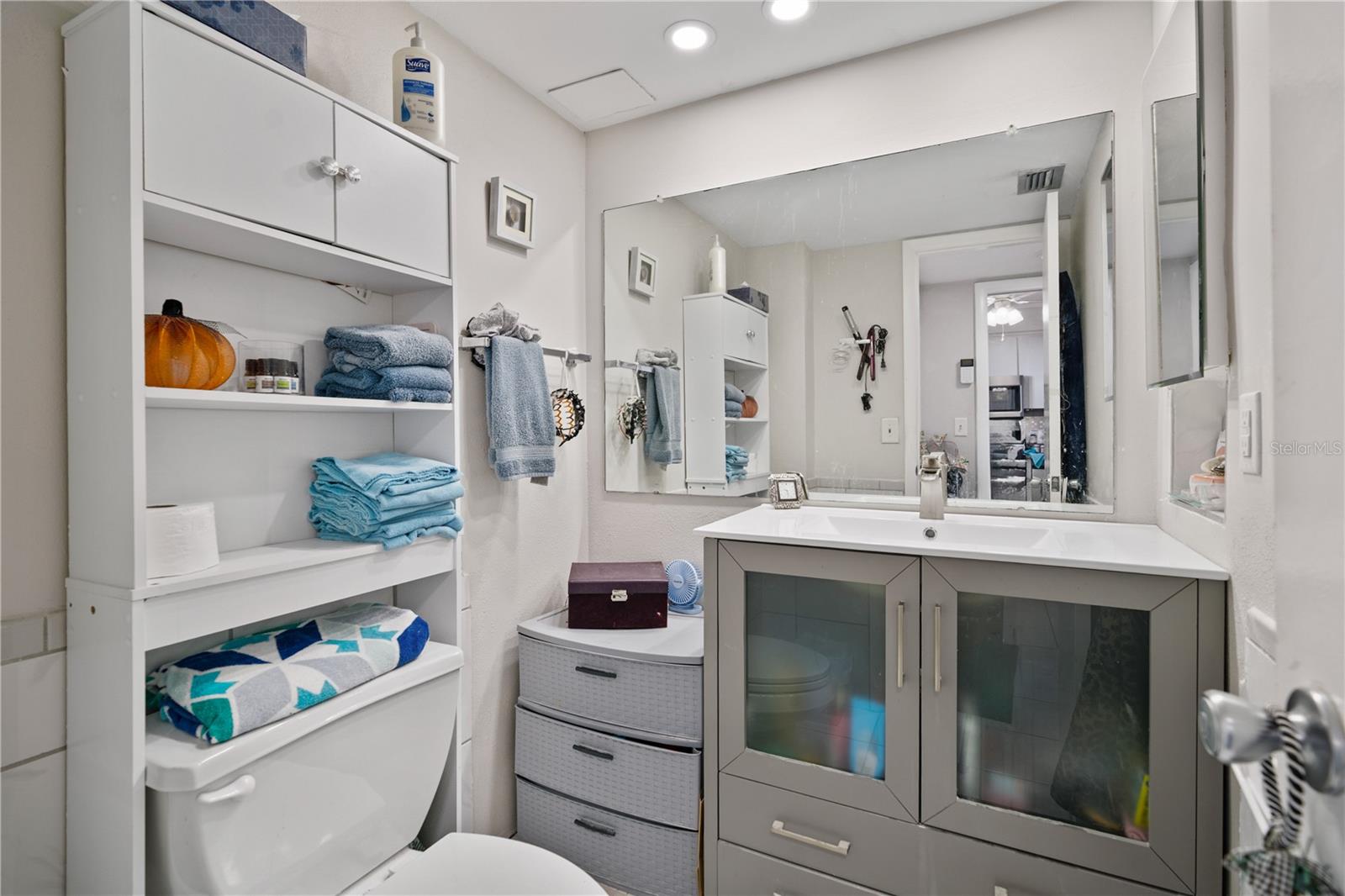 Image 9 of 13 For 2621 Cove Cay Drive 804