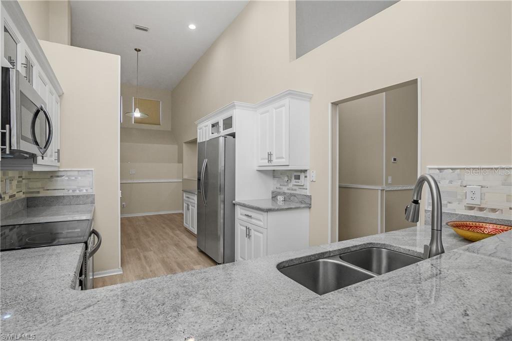 Image 20 of 32 For 12051 Champions Green Way 322