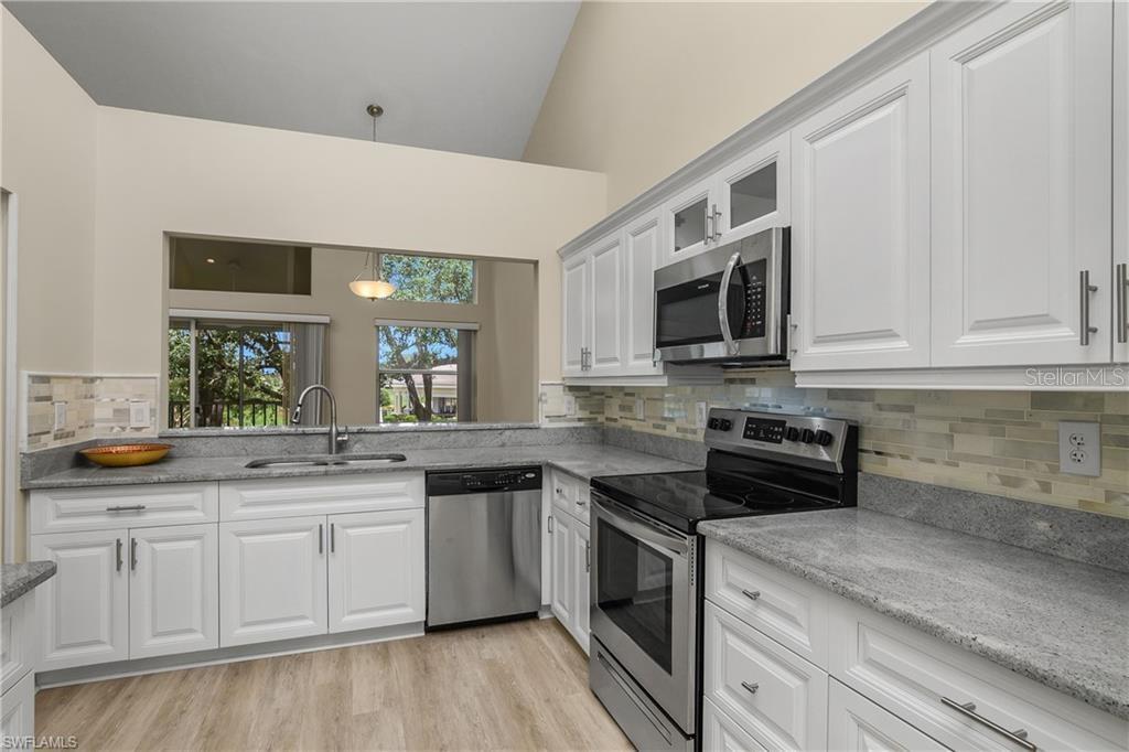 Image 23 of 32 For 12051 Champions Green Way 322