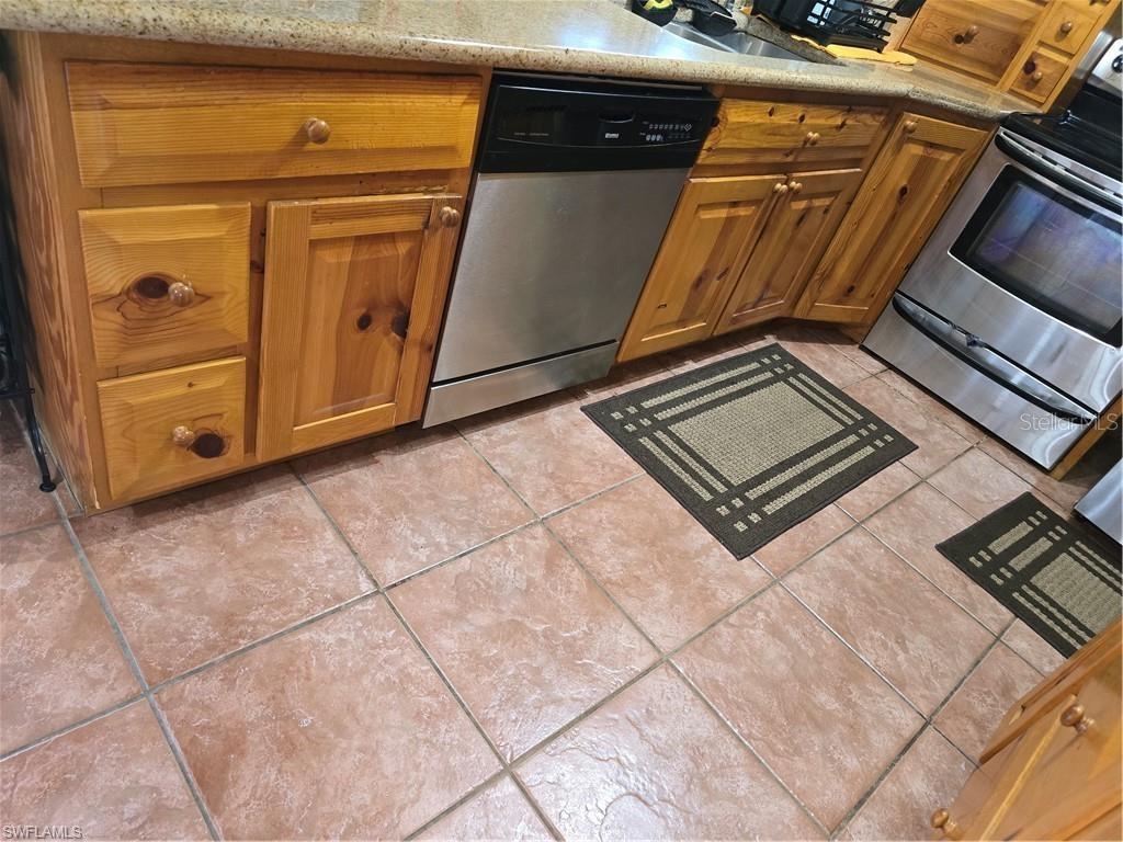 Image 17 of 39 For 1017 15th Street