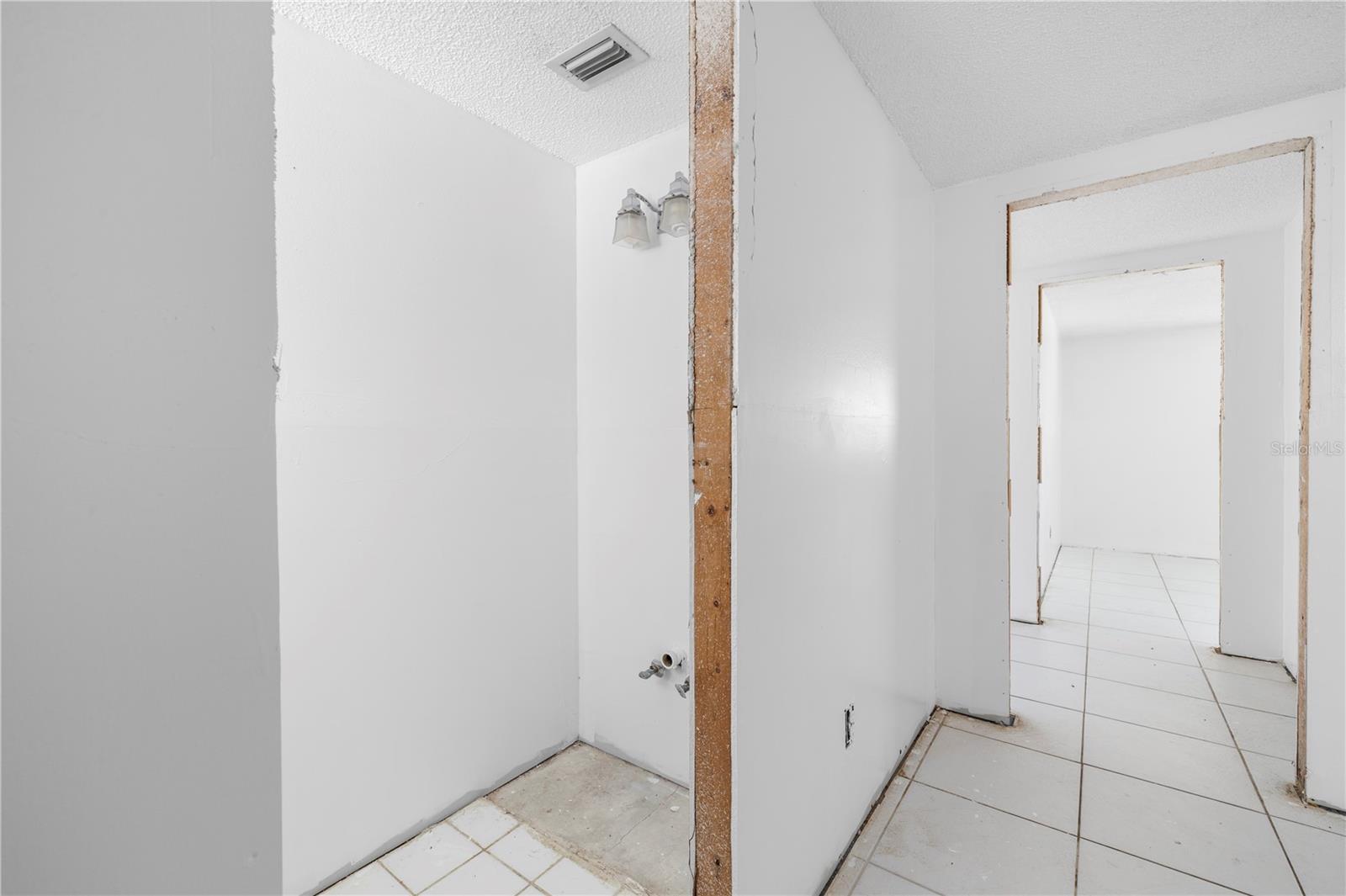 Image 8 of 44 For 7840 Gulf Way