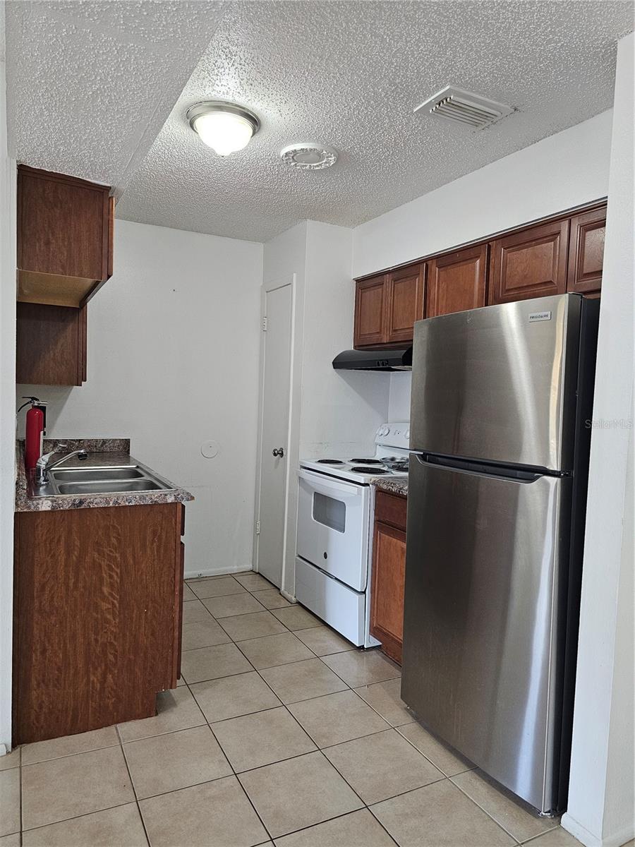 Image 6 of 15 For 247 Thorn Tree Place 247