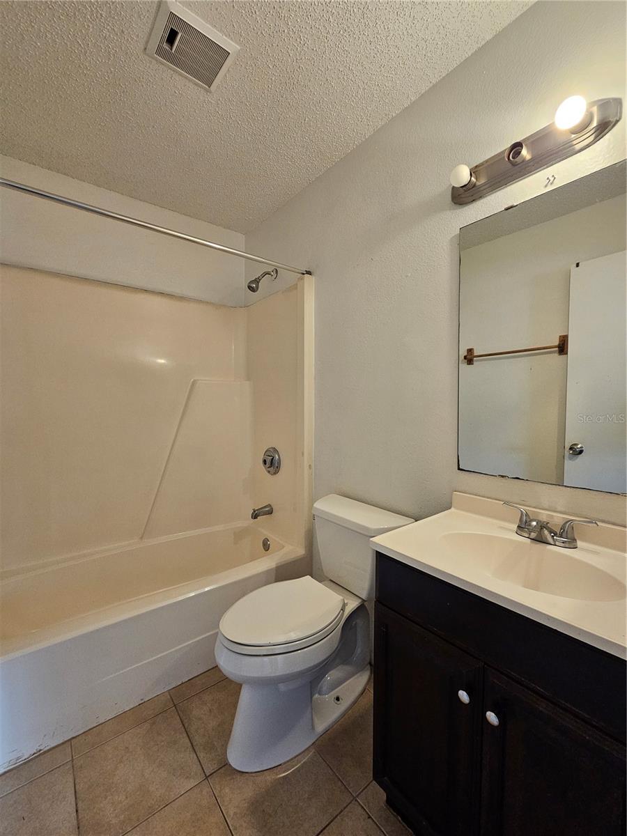 Image 9 of 15 For 247 Thorn Tree Place 247