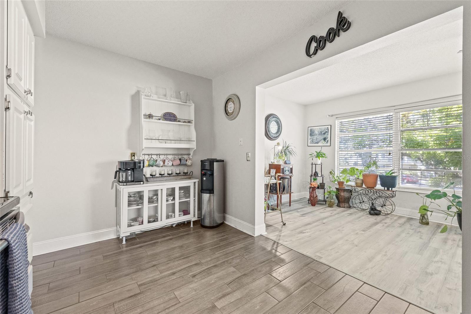 Image 14 of 42 For 2416 World Parkway Boulevard 26