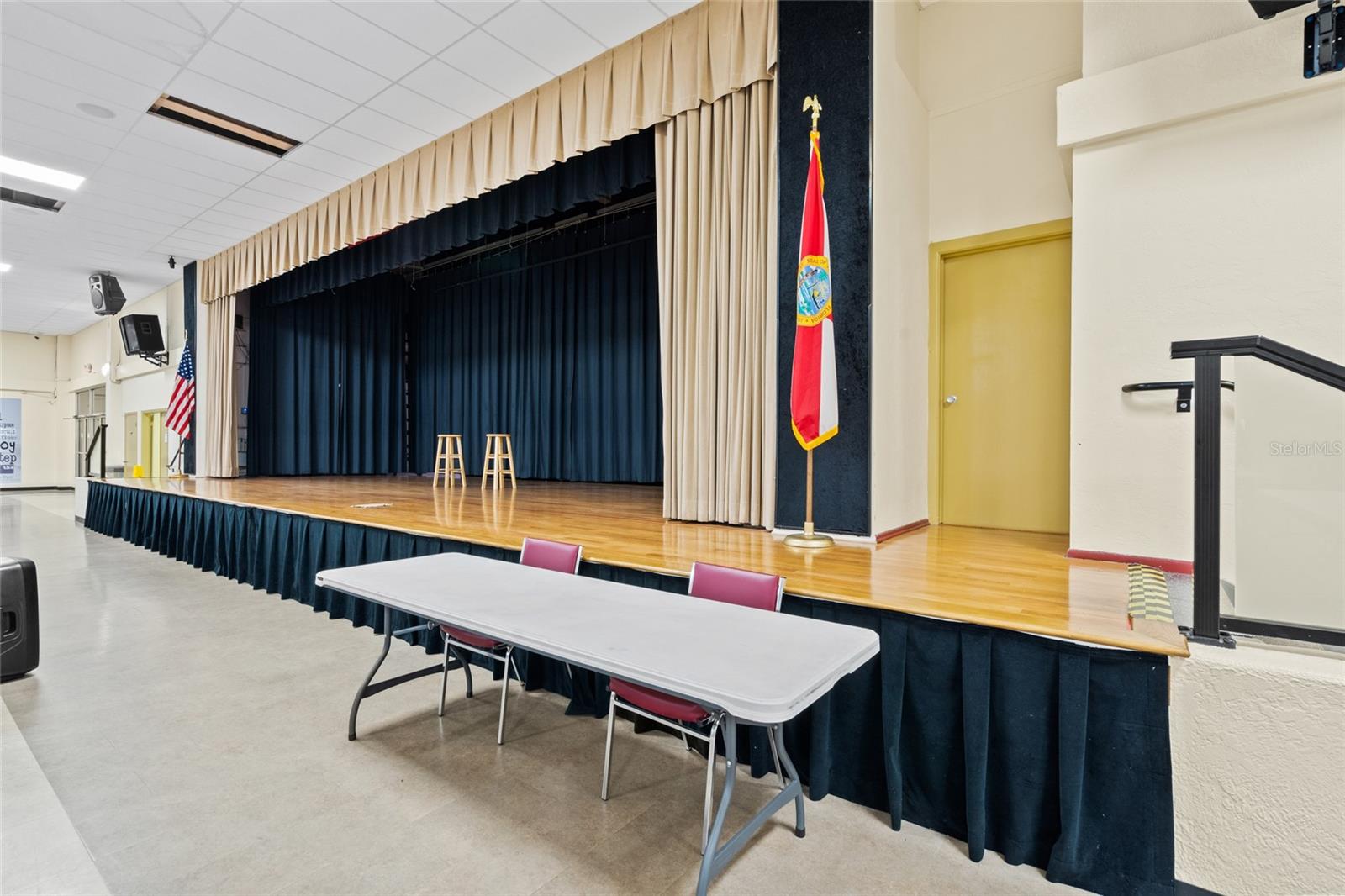 Image 38 of 42 For 2416 World Parkway Boulevard 26