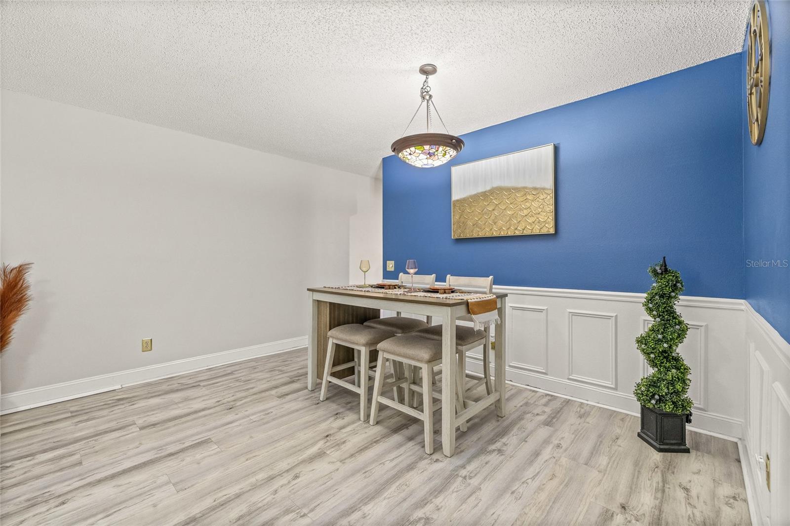 Image 9 of 42 For 2416 World Parkway Boulevard 26