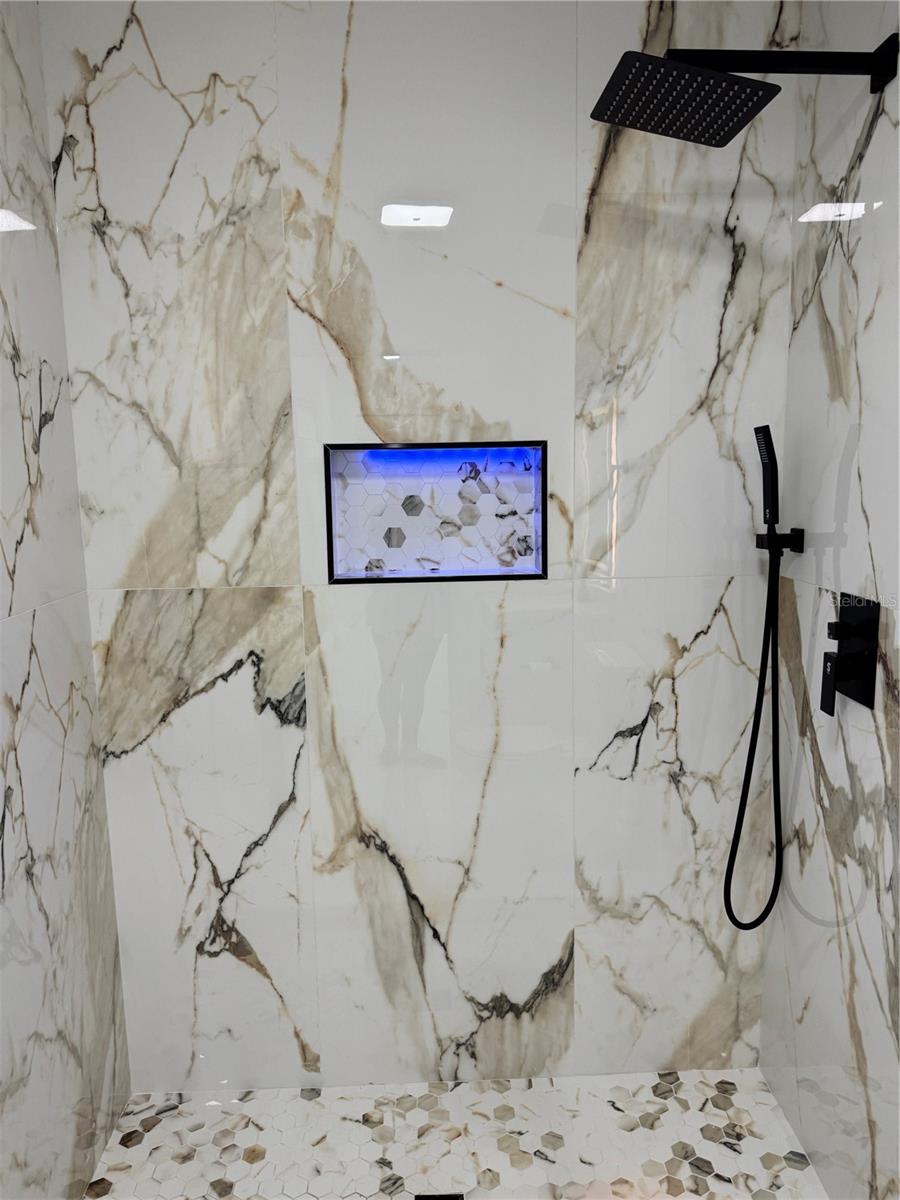 Image 14 of 72 For 4819 21st Avenue S