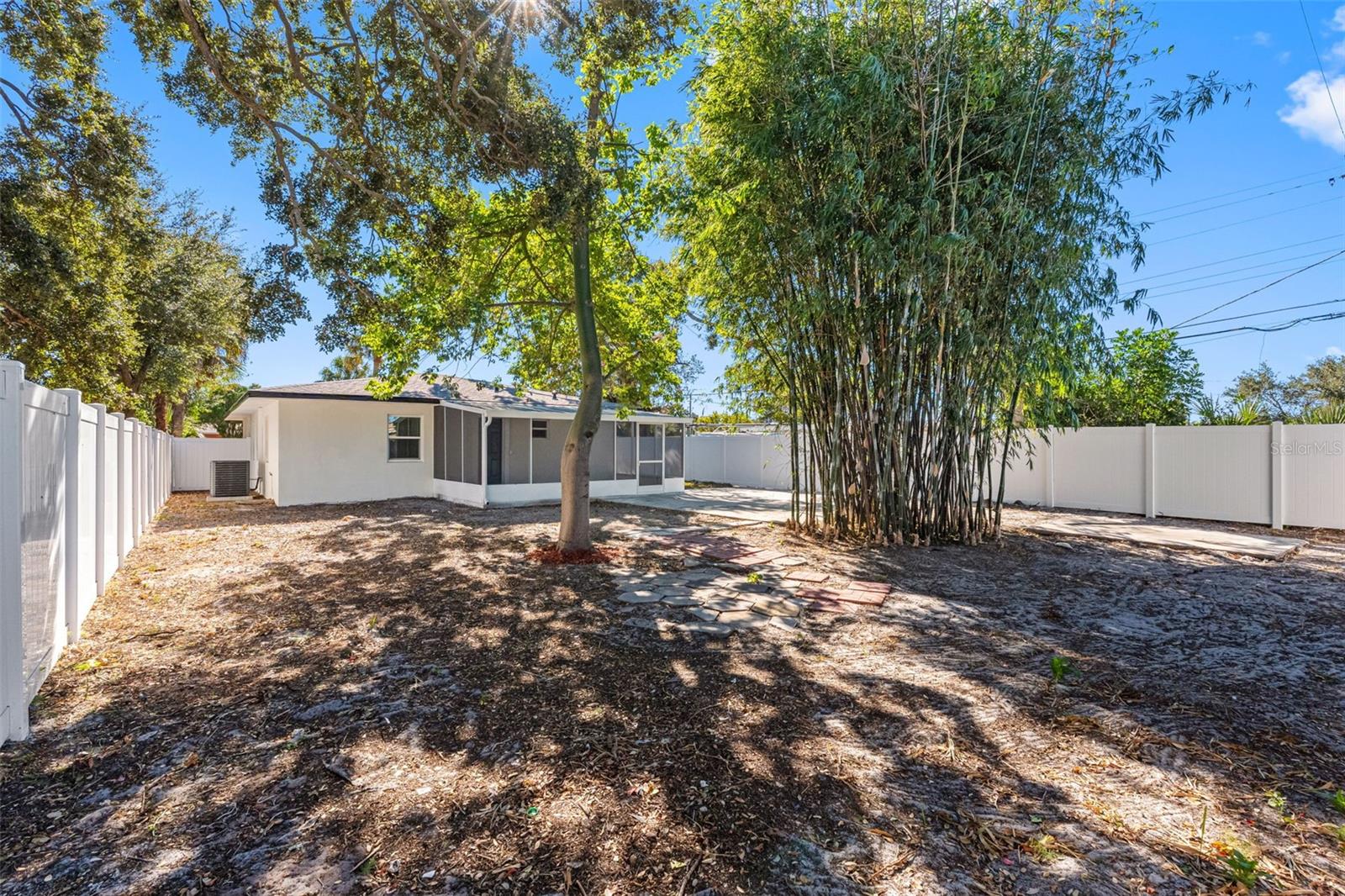 Image 33 of 72 For 4819 21st Avenue S