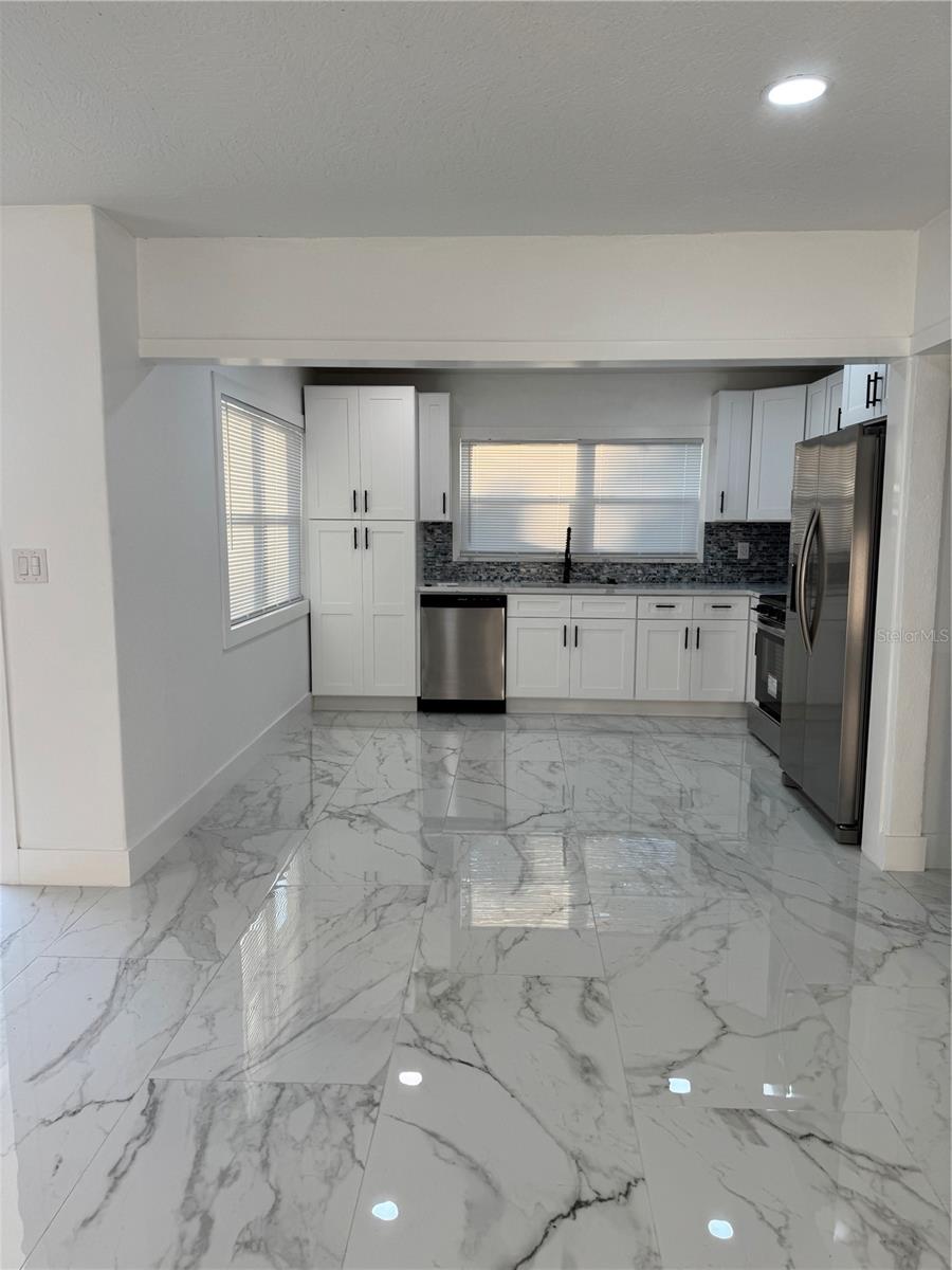 Image 8 of 72 For 4819 21st Avenue S