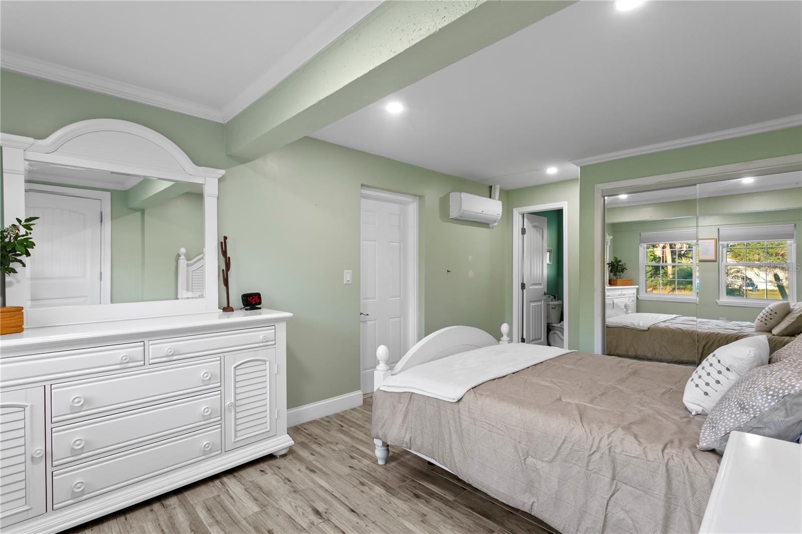 Image 21 of 32 For 2444 35th Street N