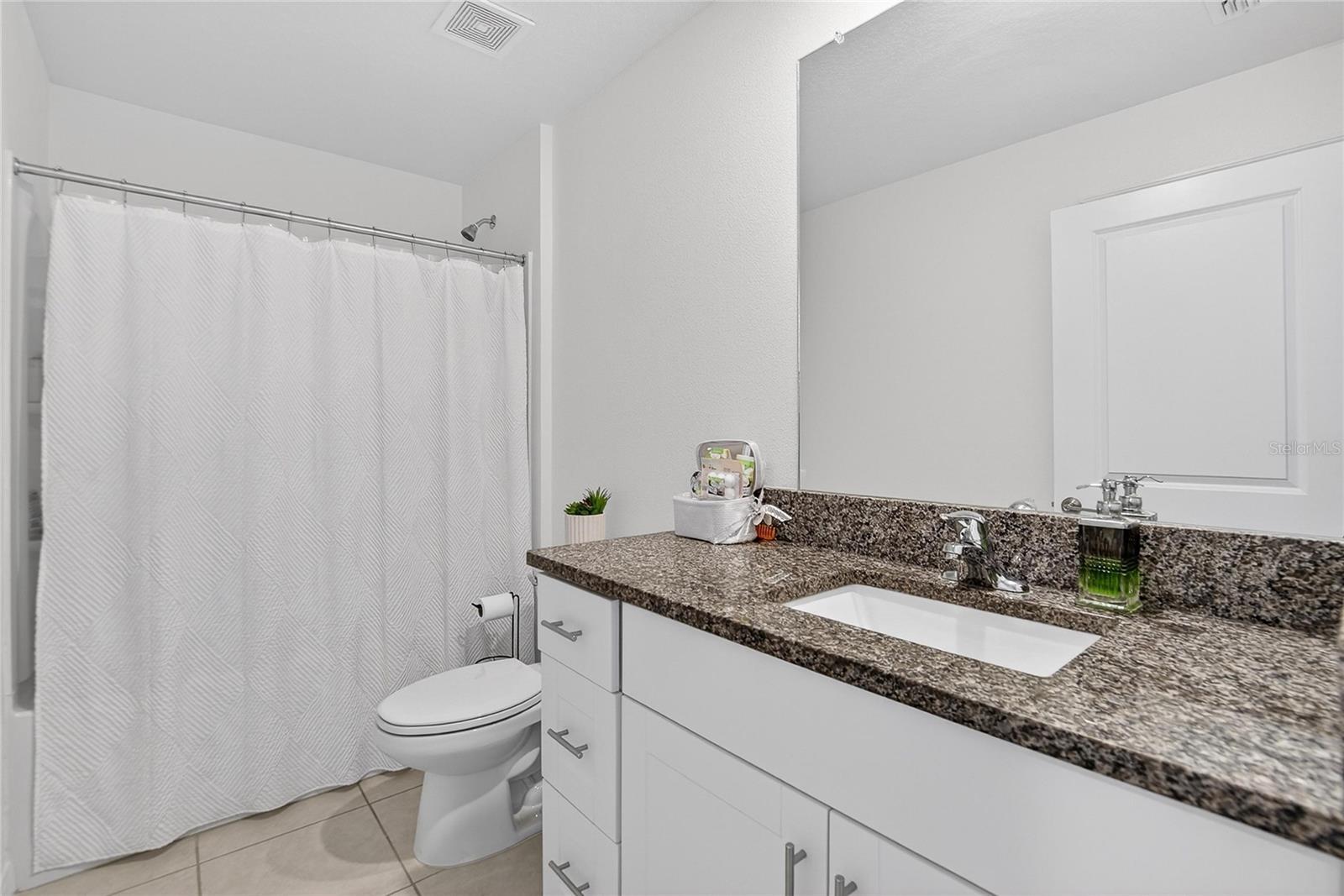 Image 15 of 20 For 13084 Garnet Raspberry Ave