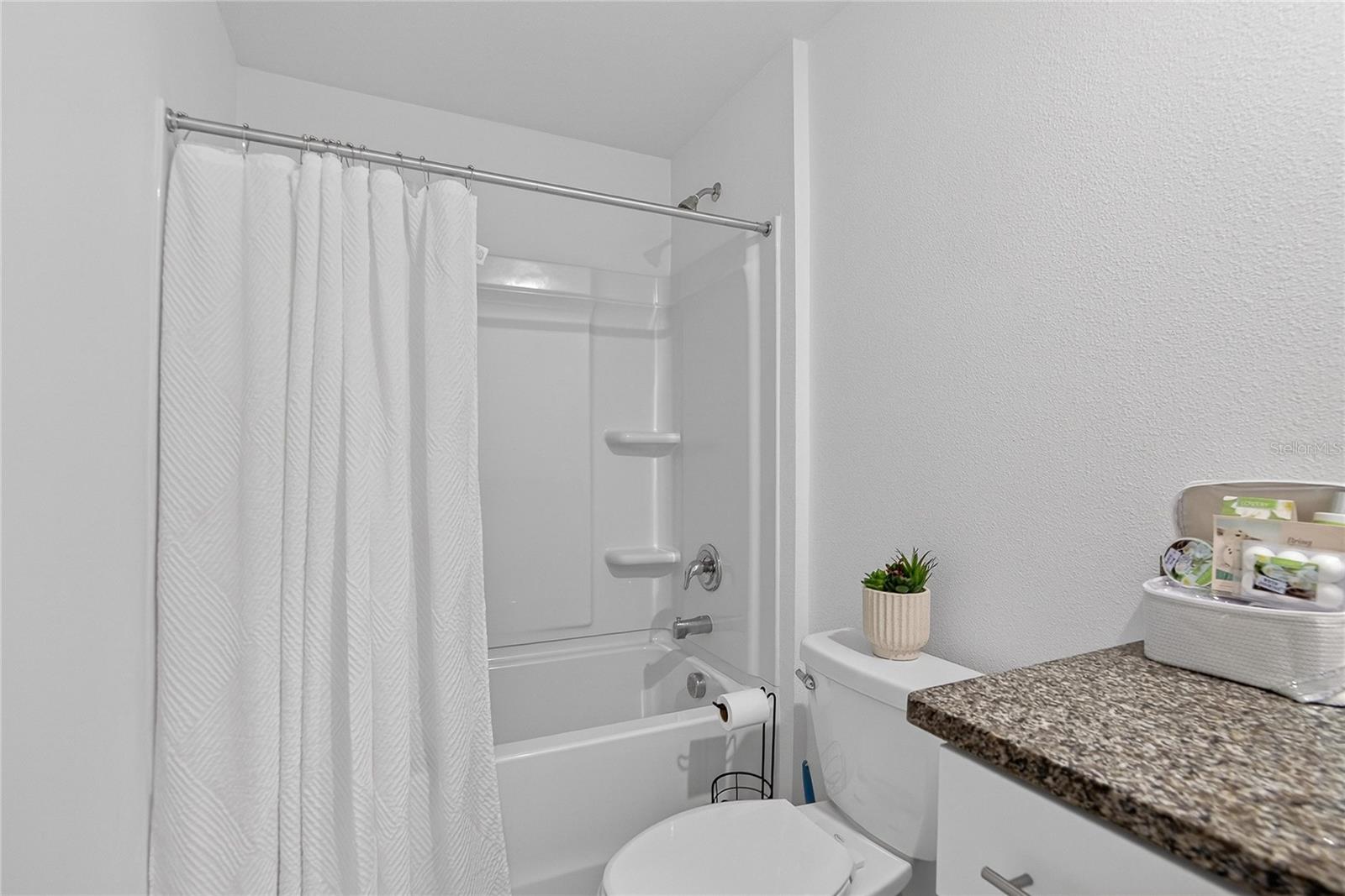 Image 16 of 20 For 13084 Garnet Raspberry Ave