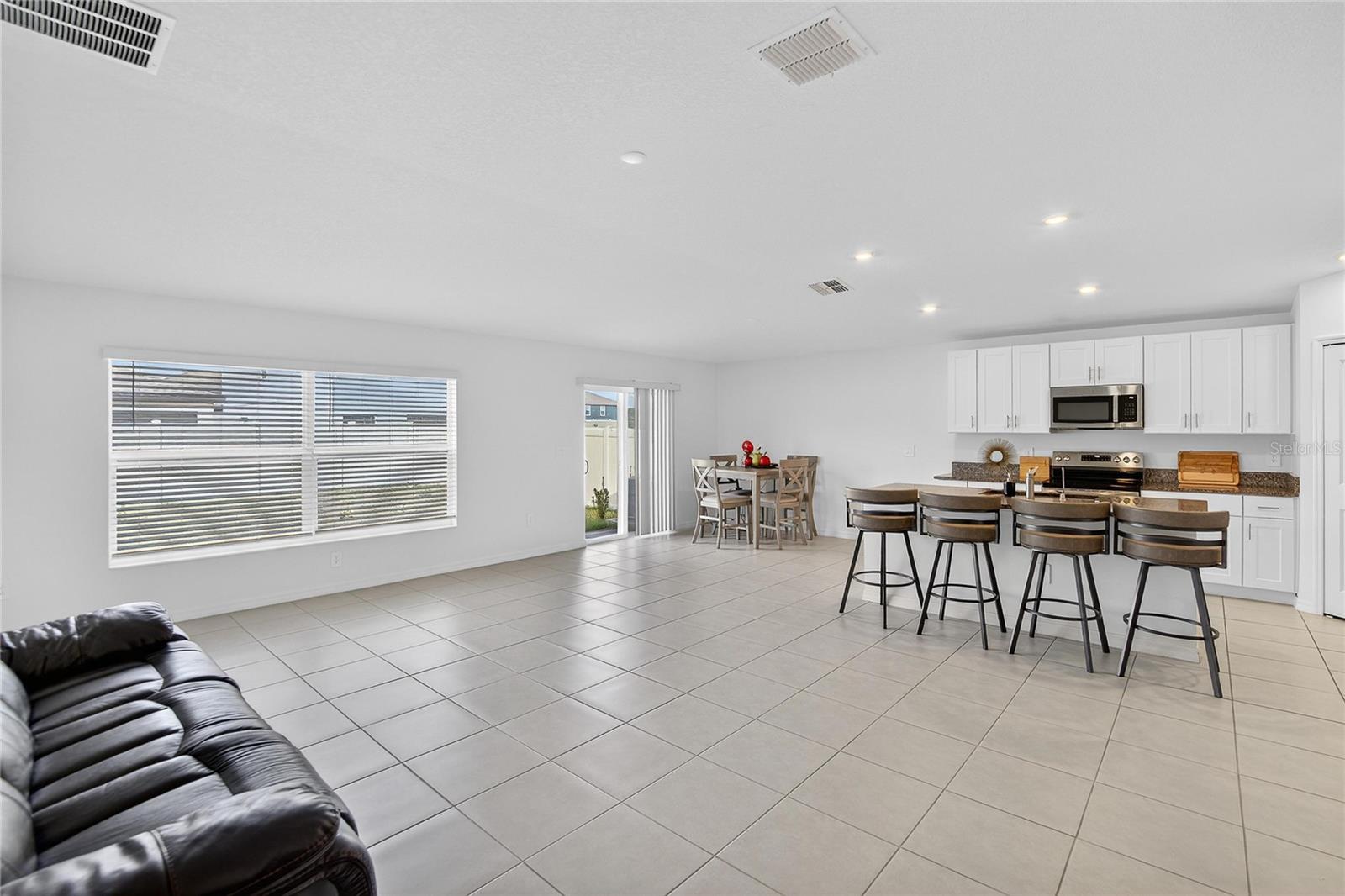 Image 8 of 20 For 13084 Garnet Raspberry Ave