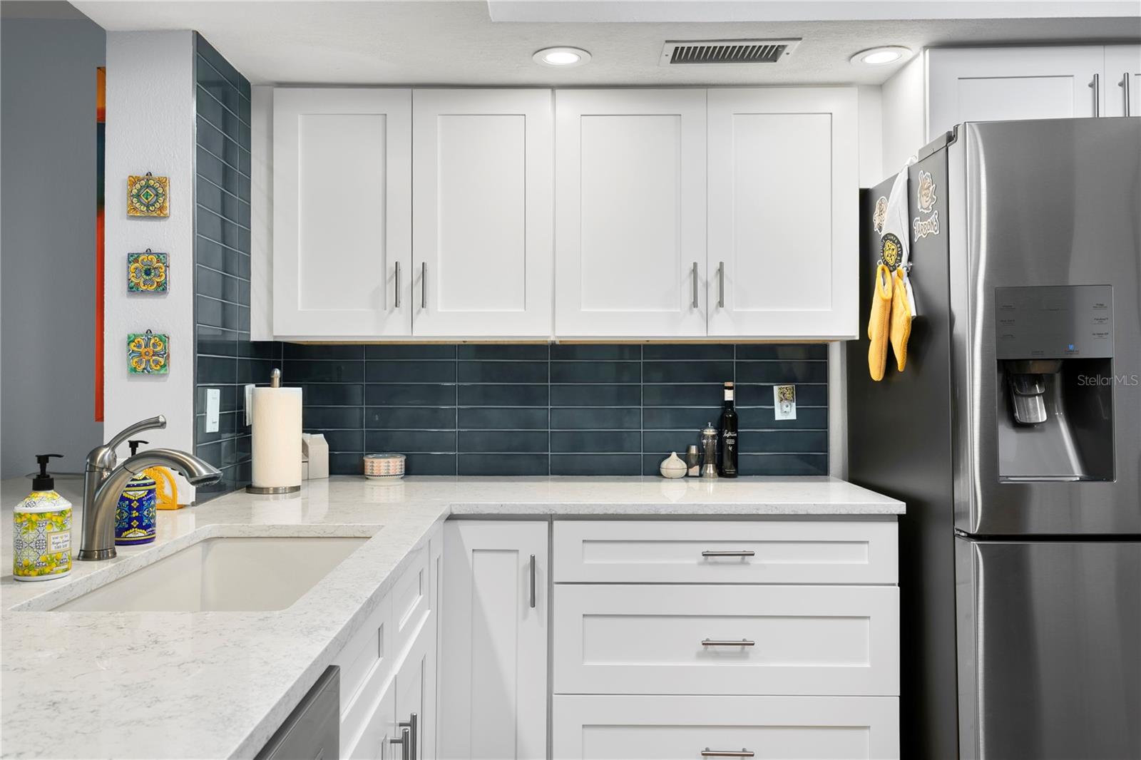 Image 10 of 42 For 201 Laurel Street 212