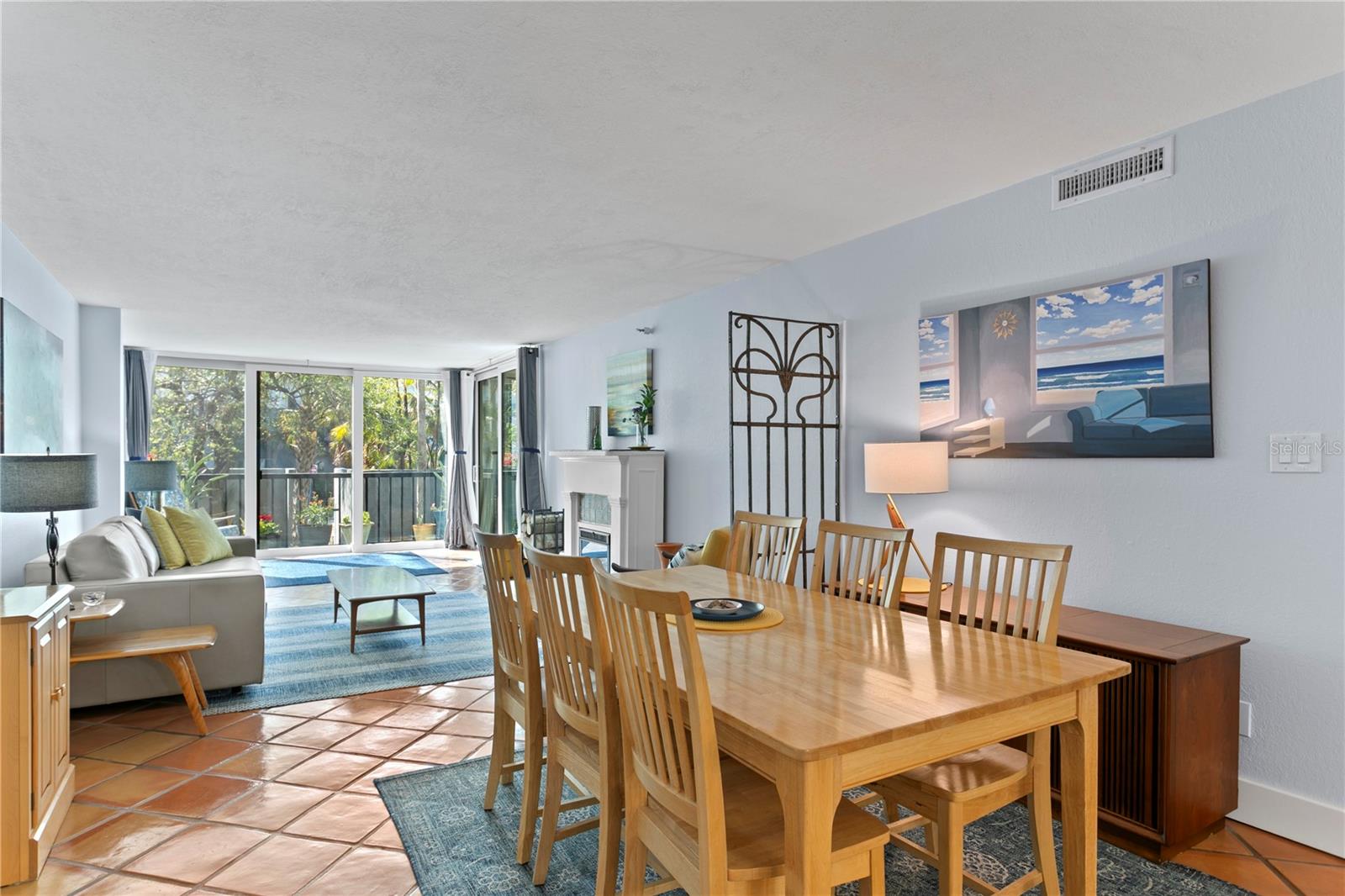 Image 12 of 42 For 201 Laurel Street 212