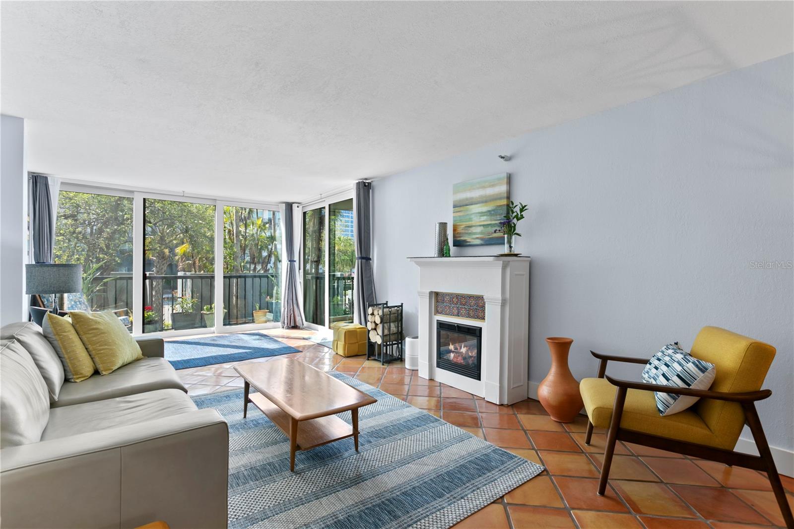 Image 14 of 42 For 201 Laurel Street 212