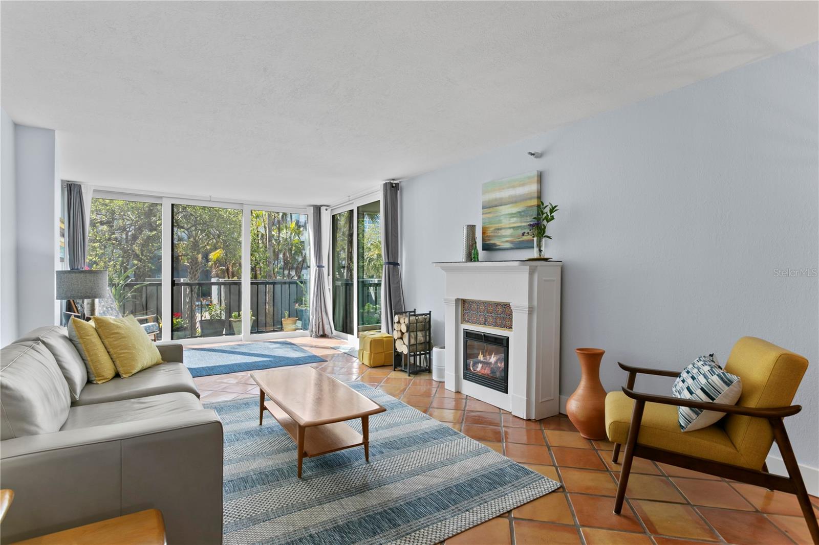 Image 16 of 42 For 201 Laurel Street 212