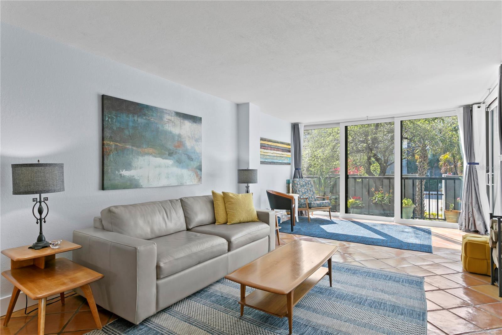 Image 17 of 42 For 201 Laurel Street 212