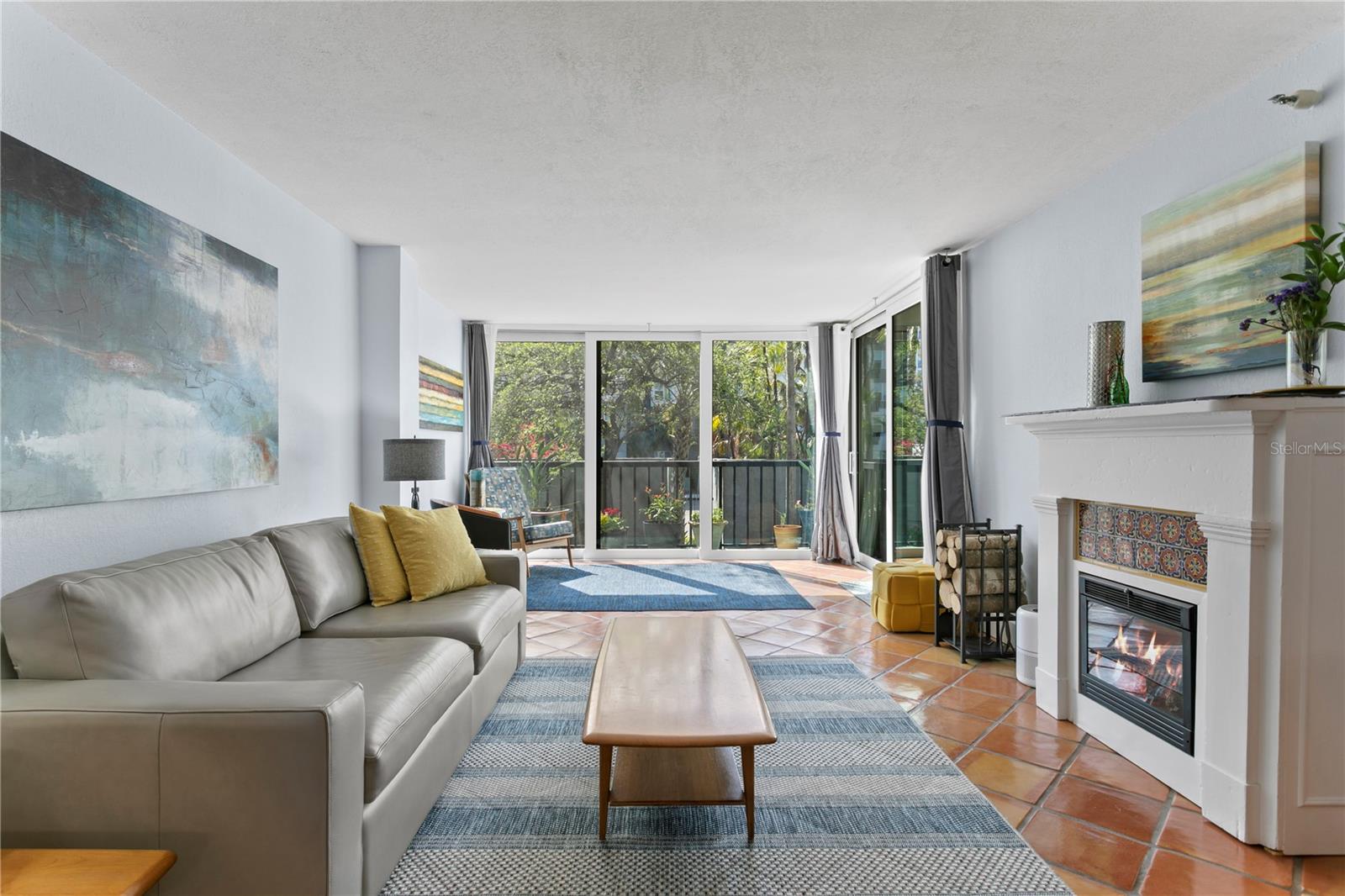 Image 18 of 42 For 201 Laurel Street 212