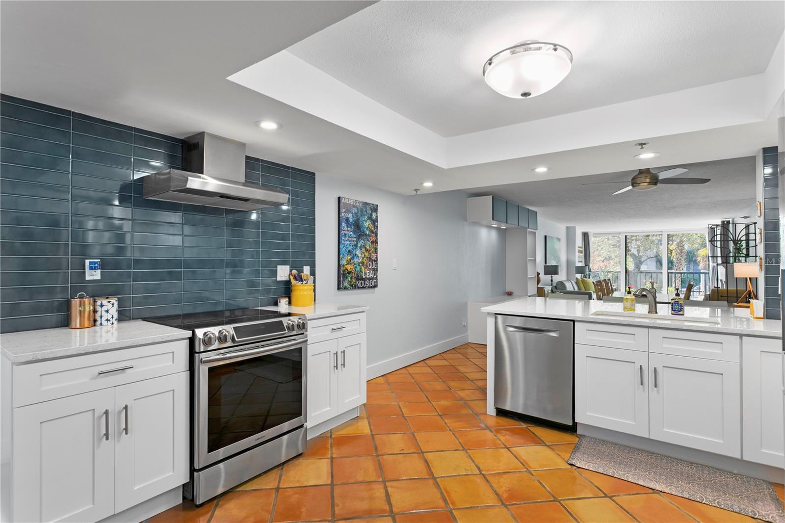 Image 2 of 42 For 201 Laurel Street 212