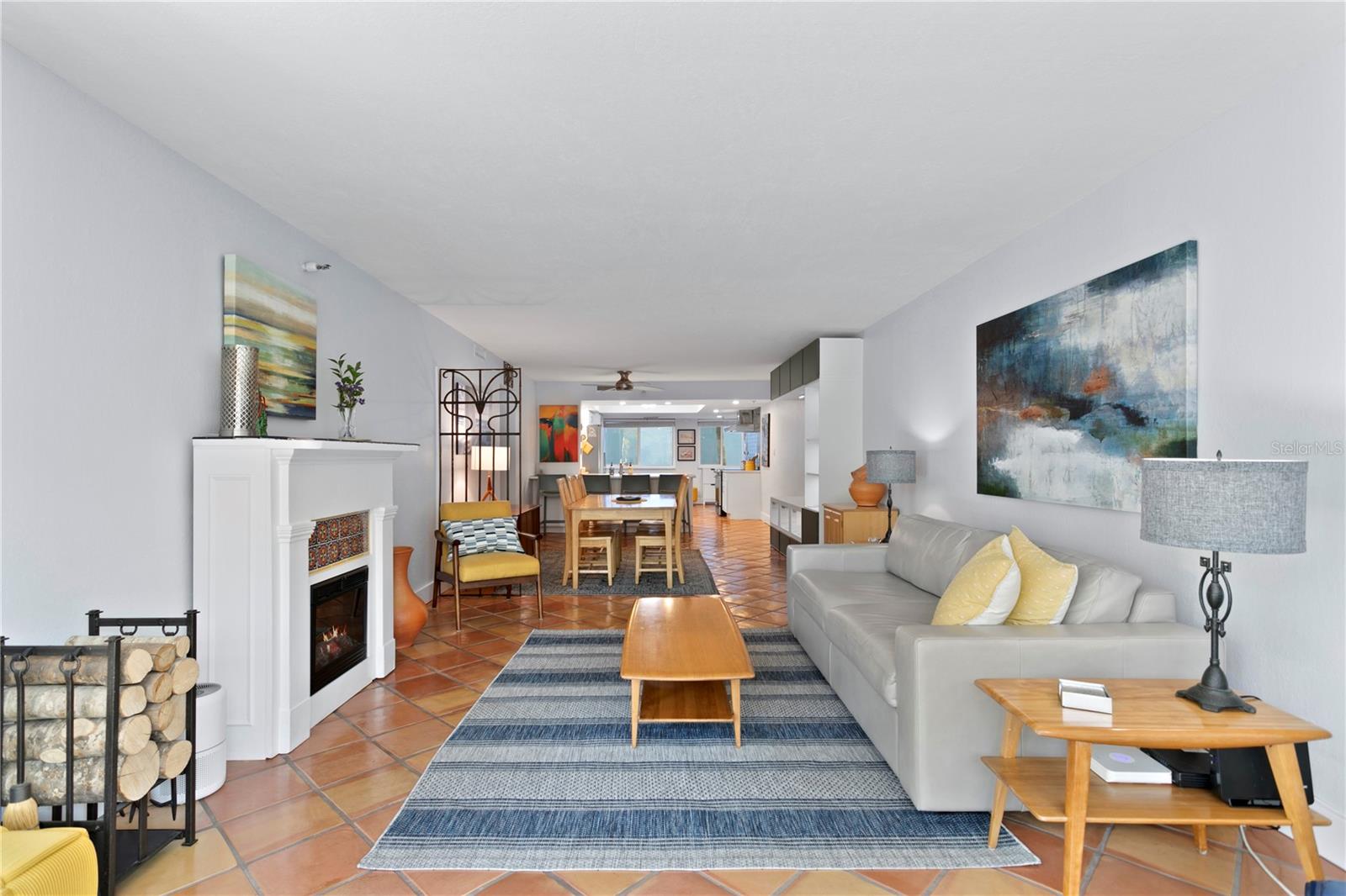 Image 22 of 42 For 201 Laurel Street 212