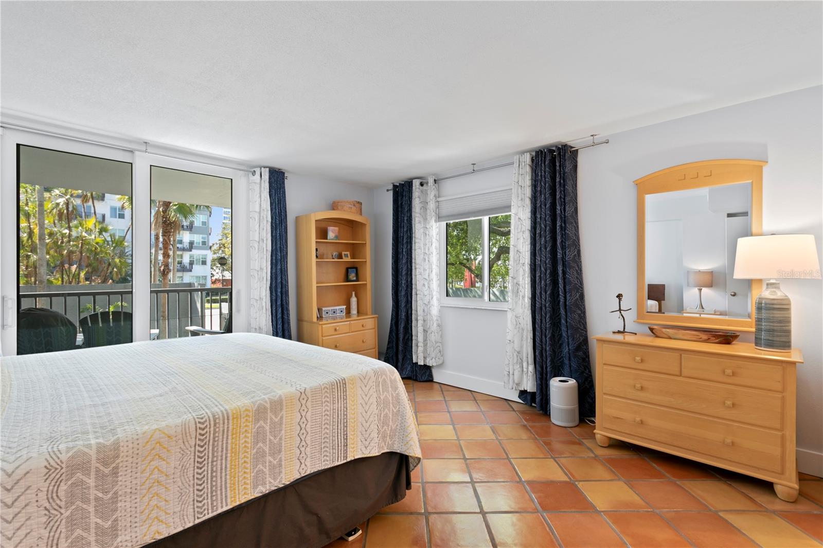 Image 27 of 42 For 201 Laurel Street 212