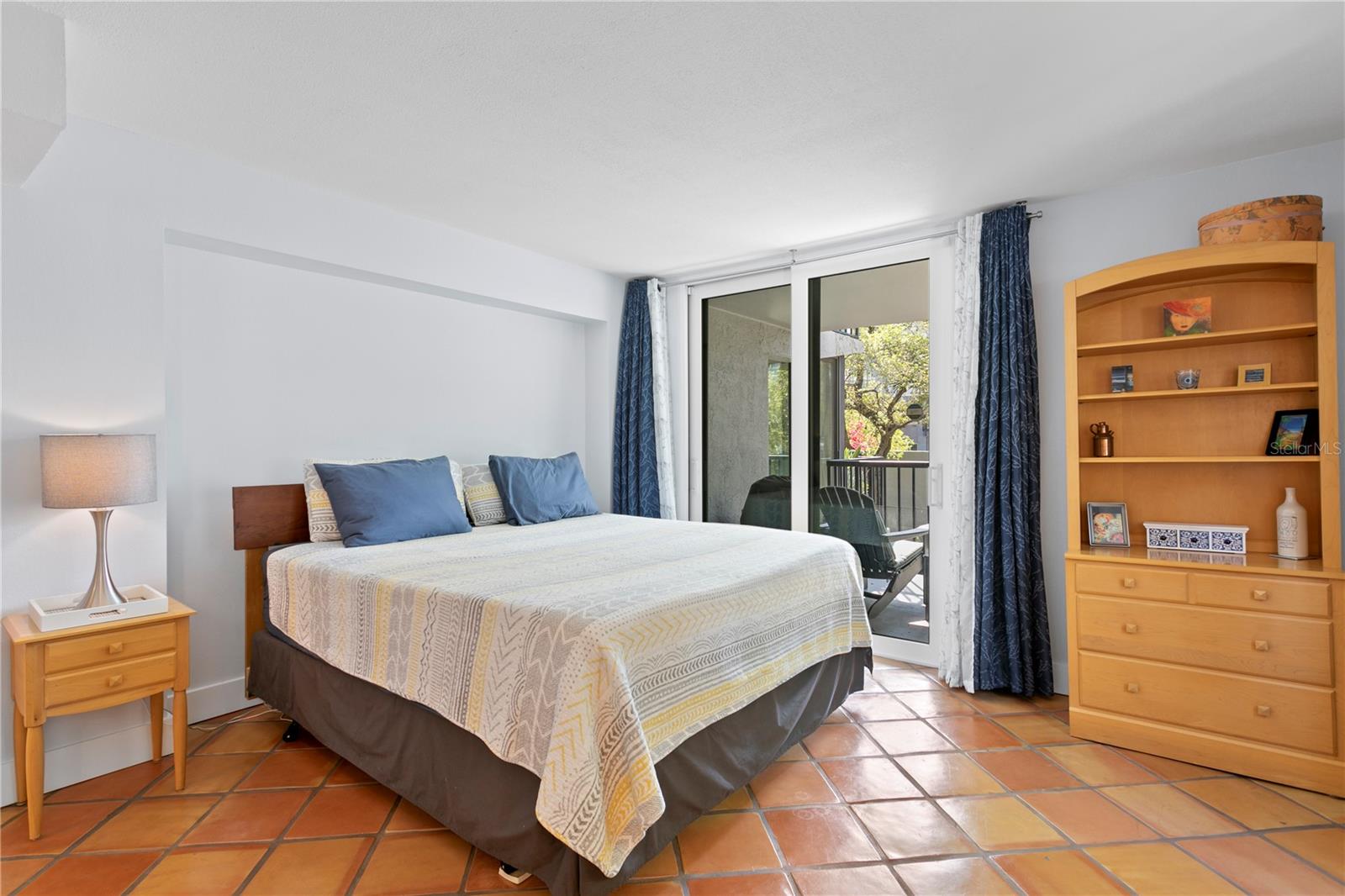 Image 28 of 42 For 201 Laurel Street 212