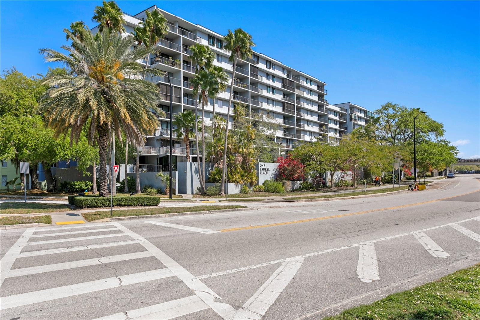 Image 38 of 42 For 201 Laurel Street 212