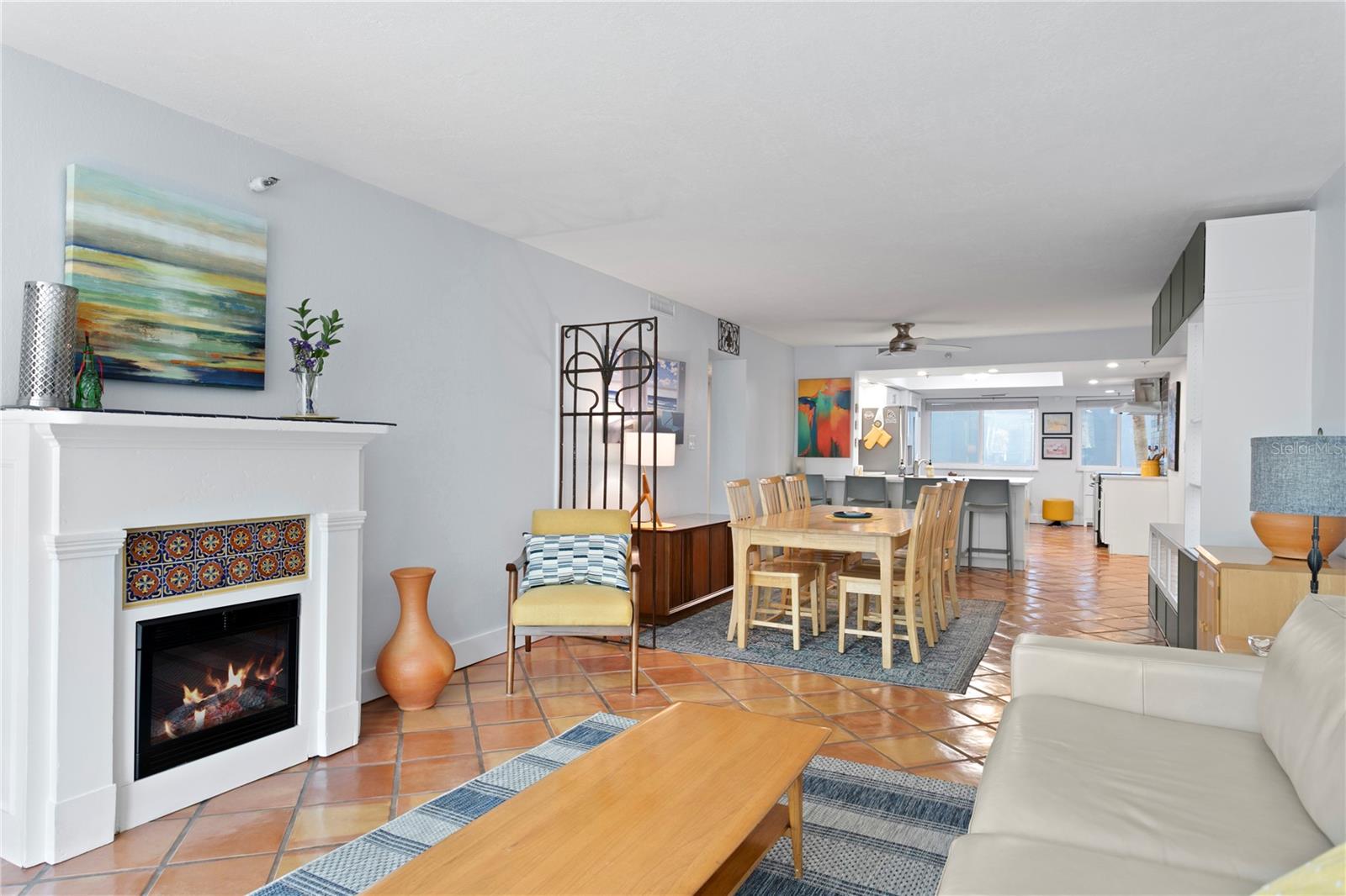 Image 4 of 42 For 201 Laurel Street 212