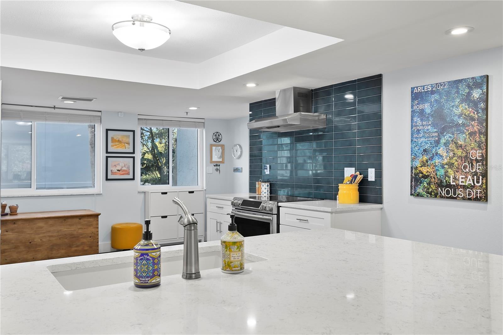 Image 7 of 42 For 201 Laurel Street 212