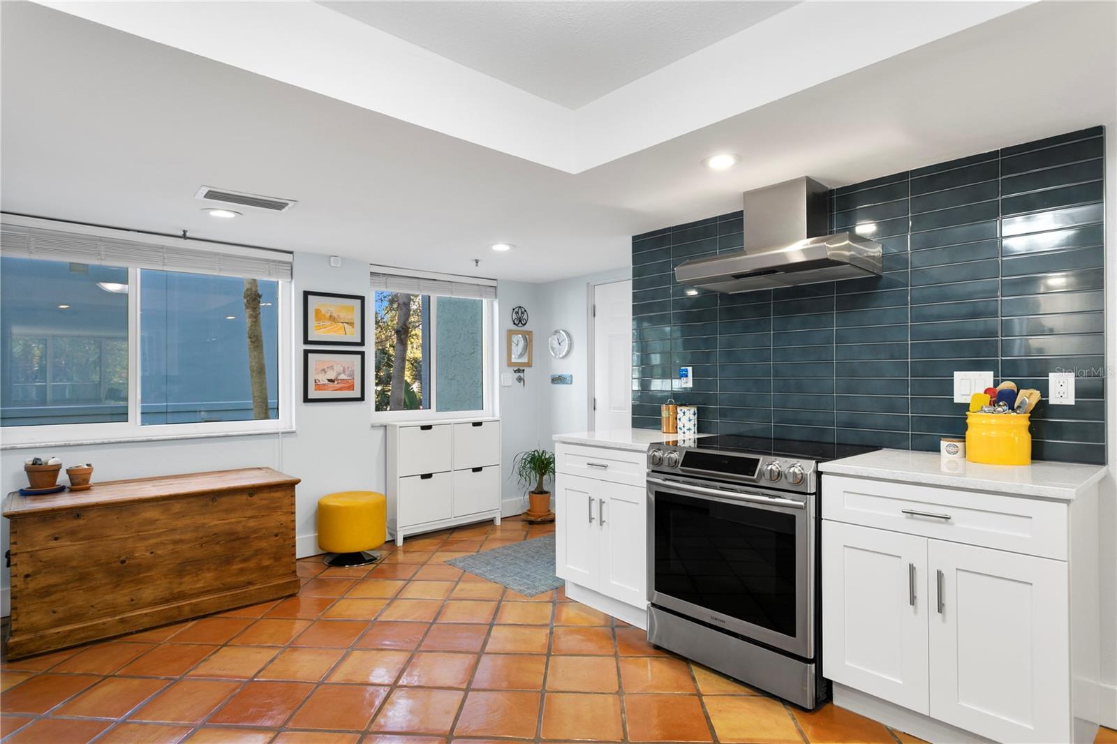 Image 8 of 42 For 201 Laurel Street 212