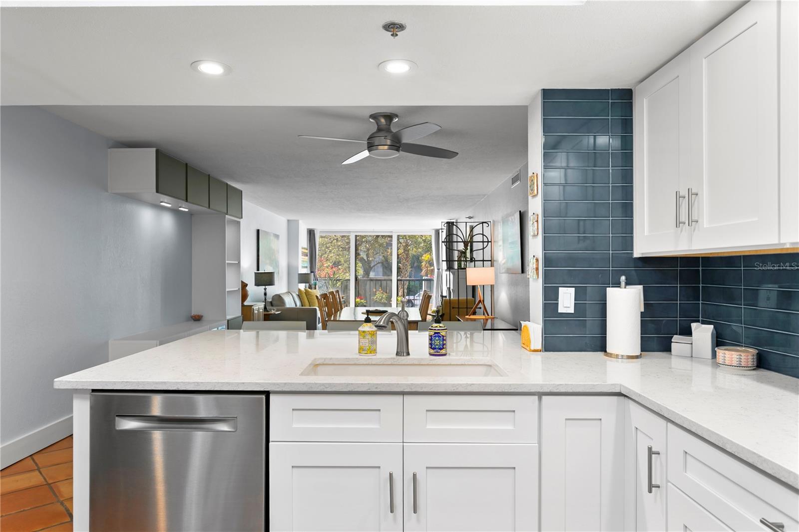 Image 9 of 42 For 201 Laurel Street 212