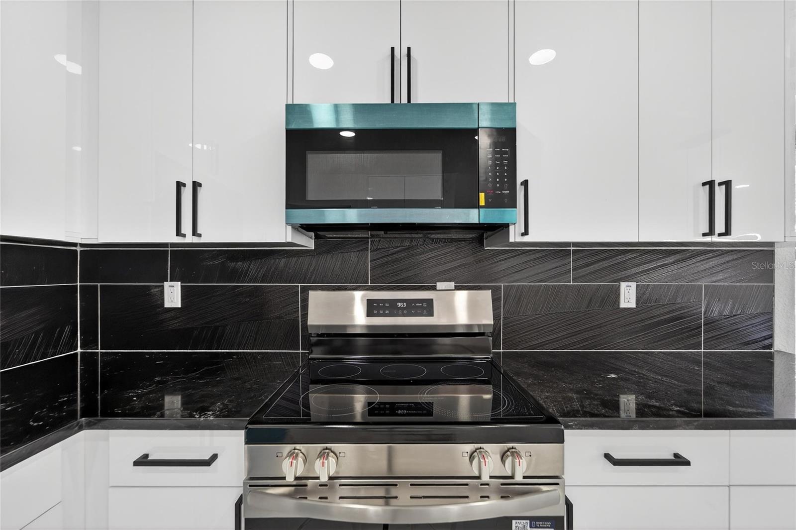 Image 24 of 100 For 4712 Serena Drive