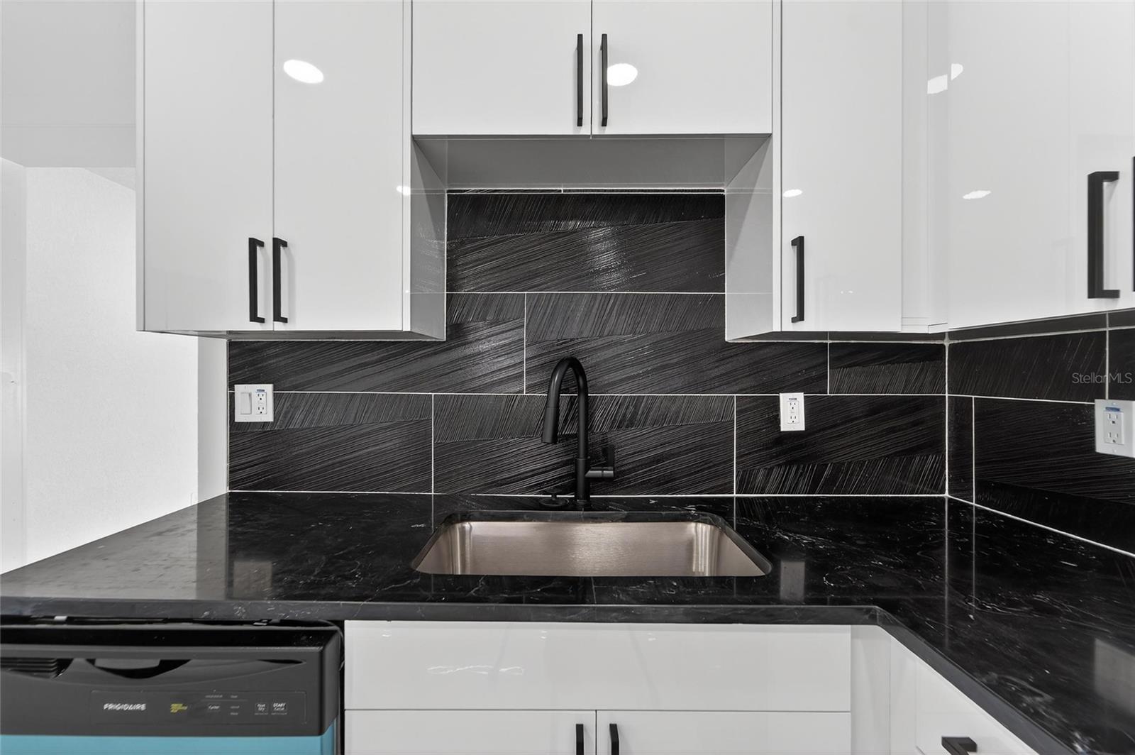 Image 25 of 100 For 4712 Serena Drive