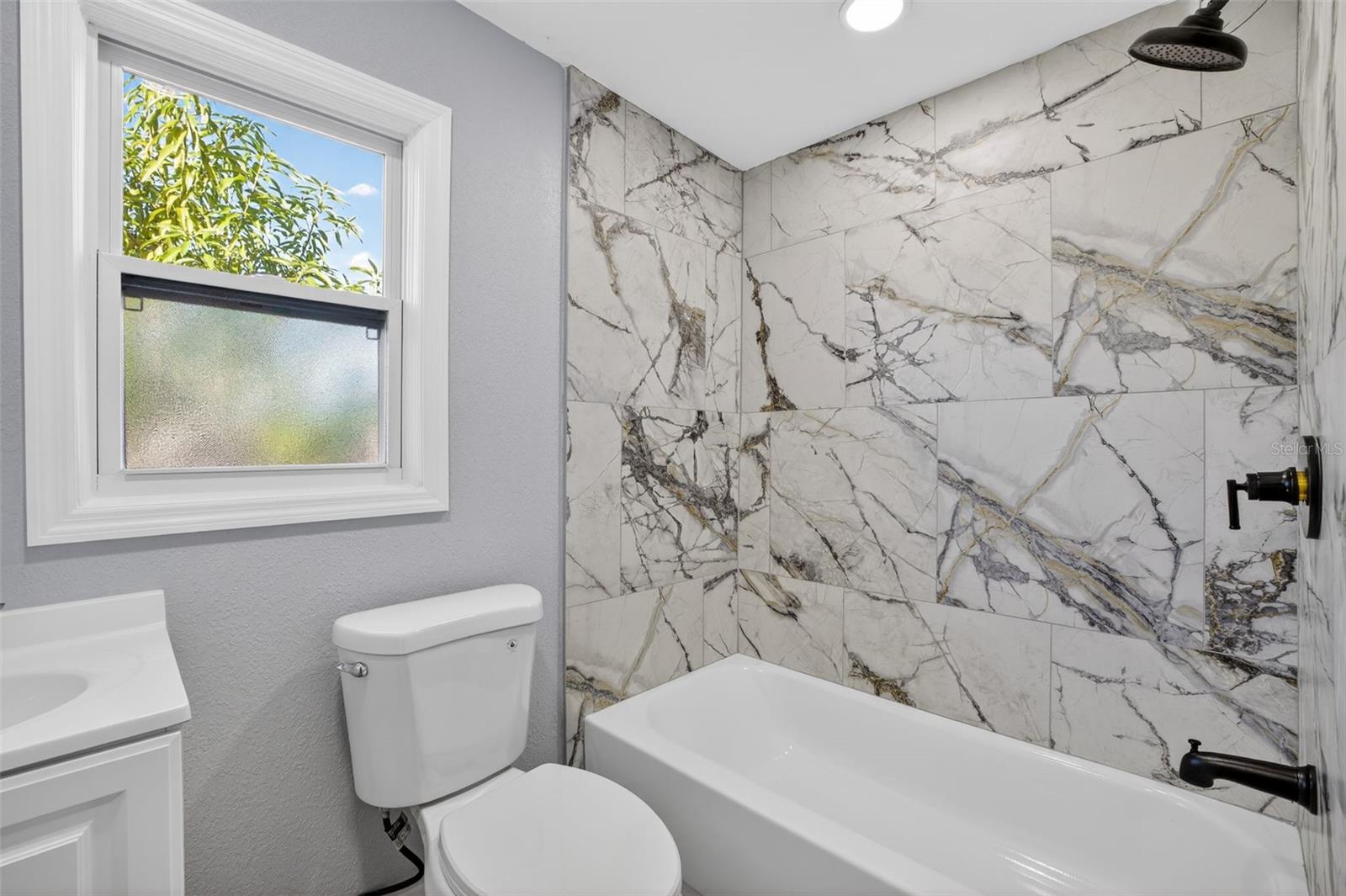 Listing photo id 13 for 806 Whitehurst Road