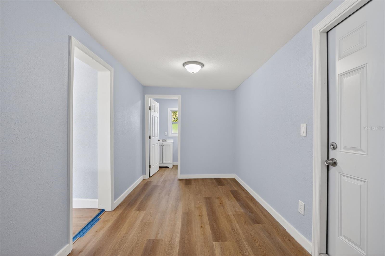 Listing photo id 15 for 806 Whitehurst Road