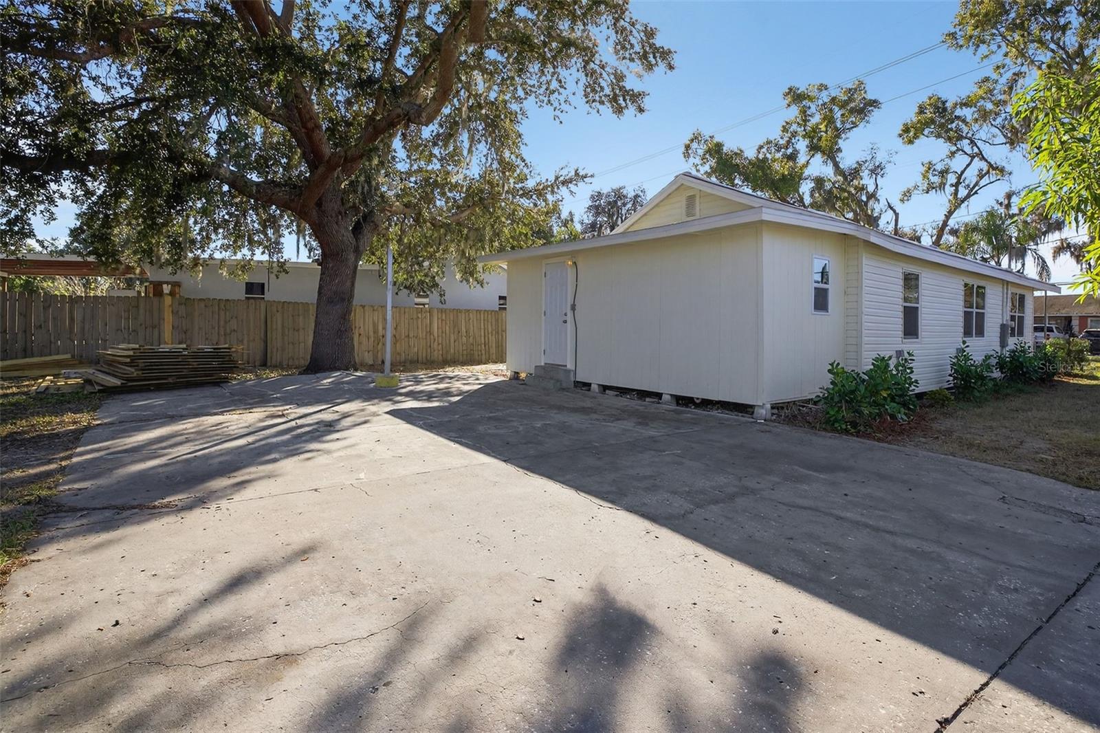 Listing photo id 18 for 806 Whitehurst Road